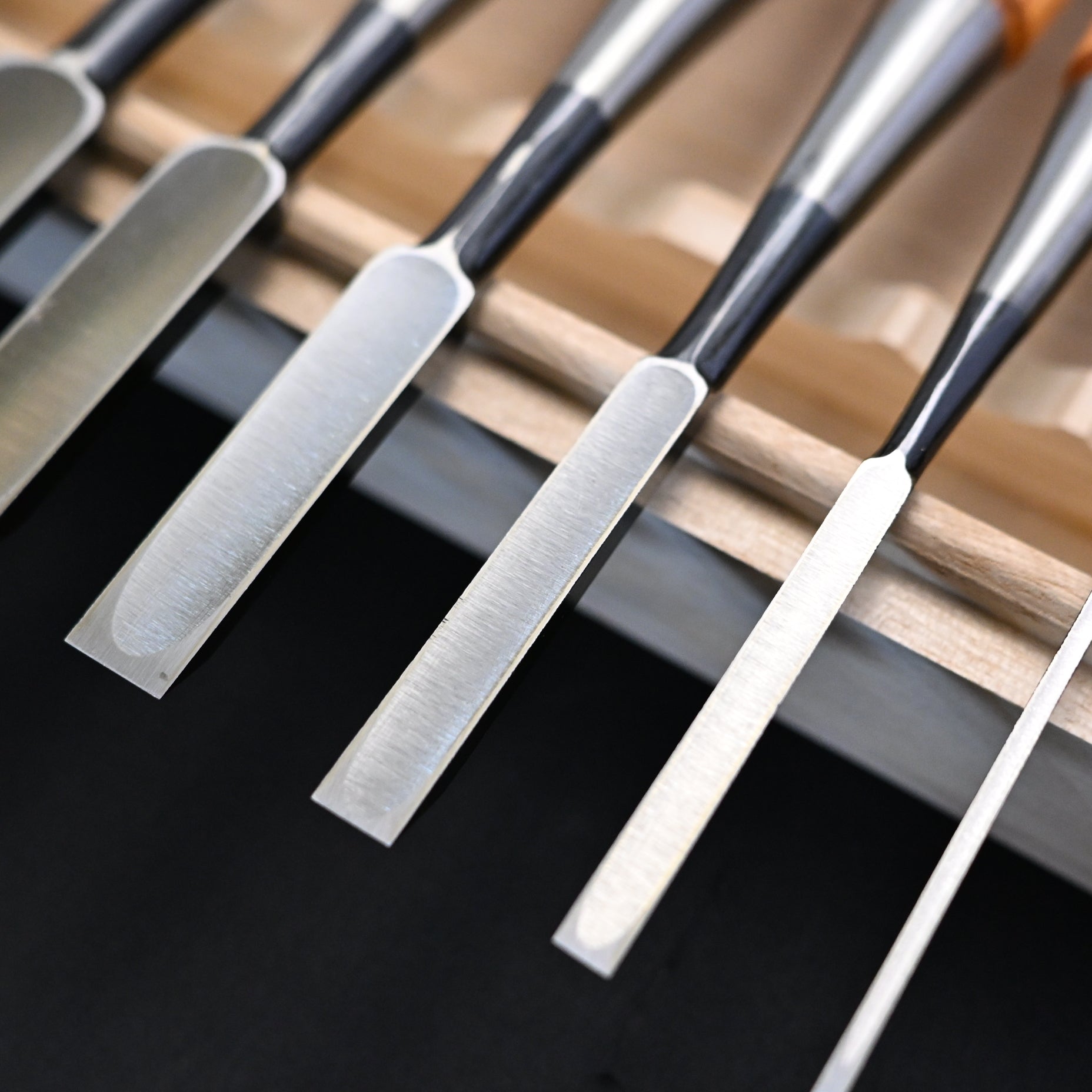 #6 Ouchi Bench chisels set Red Oak Handle by Ouchi   宗家大内 追入組鑿 赤樫柄 桐箱付