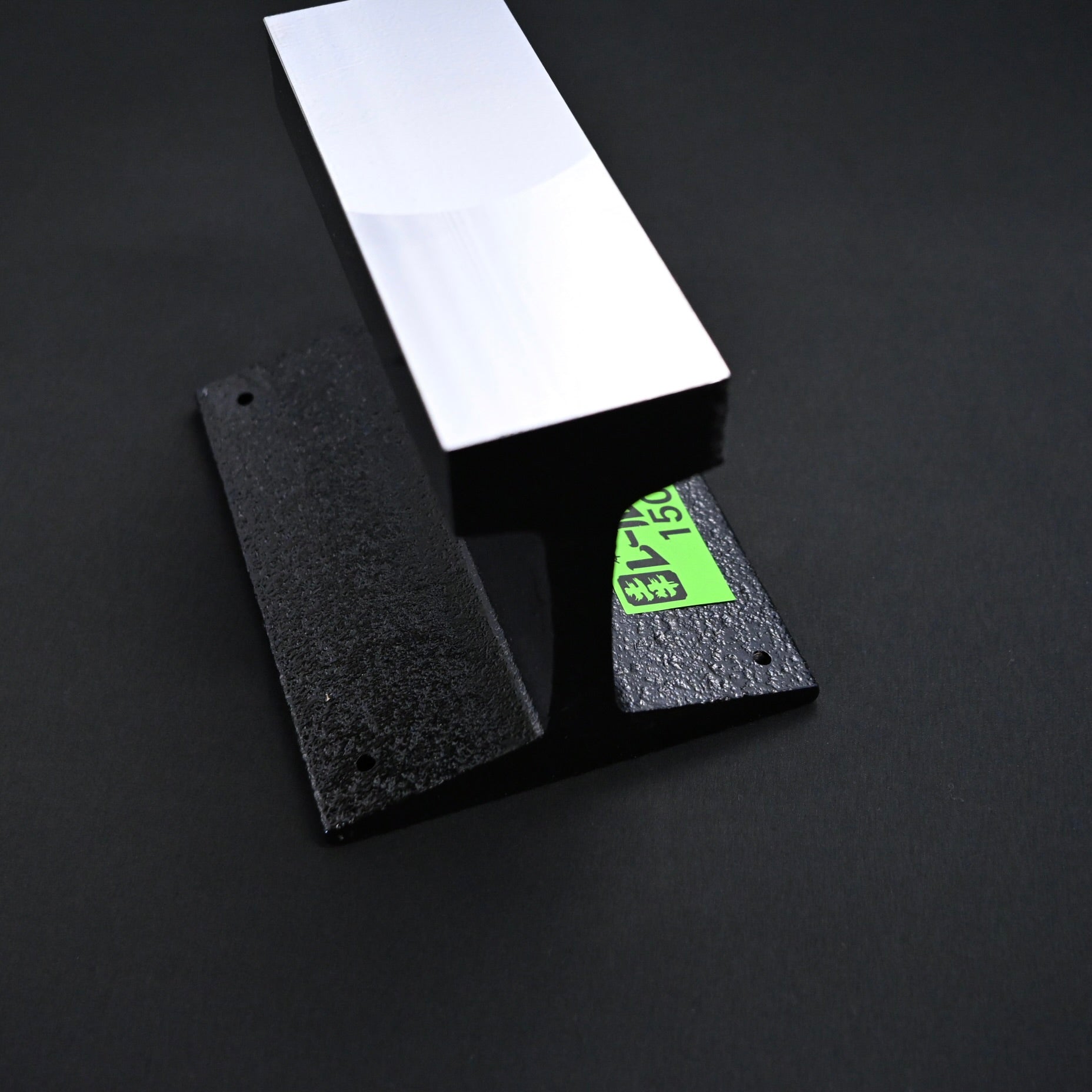 土牛 レール床   Rail Anvil by Dogyu