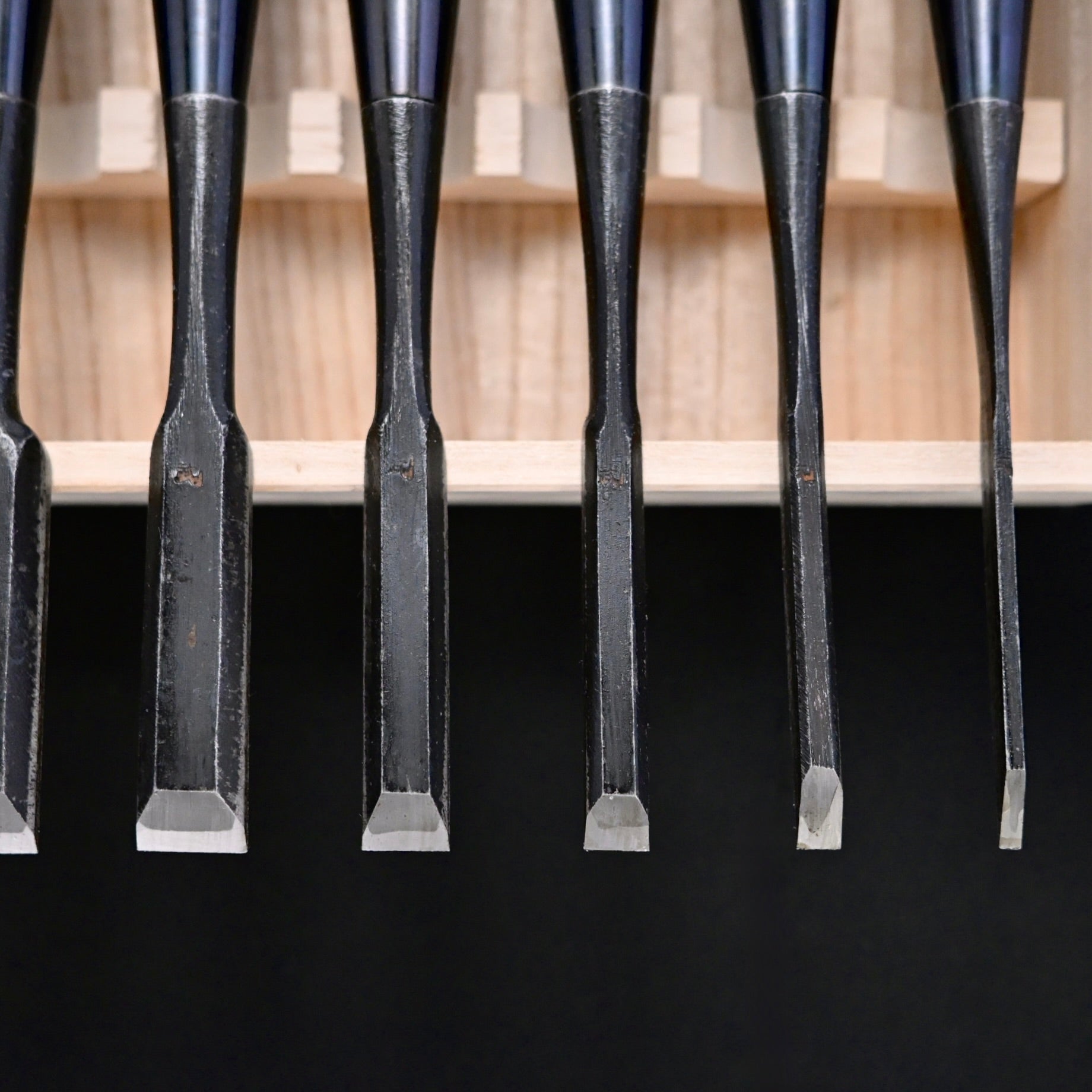 Kanetake Bench chisels set with Ebony Handle by Takahashi Norikazu  高橋典三作 カネ武 追入組鑿 黒檀柄