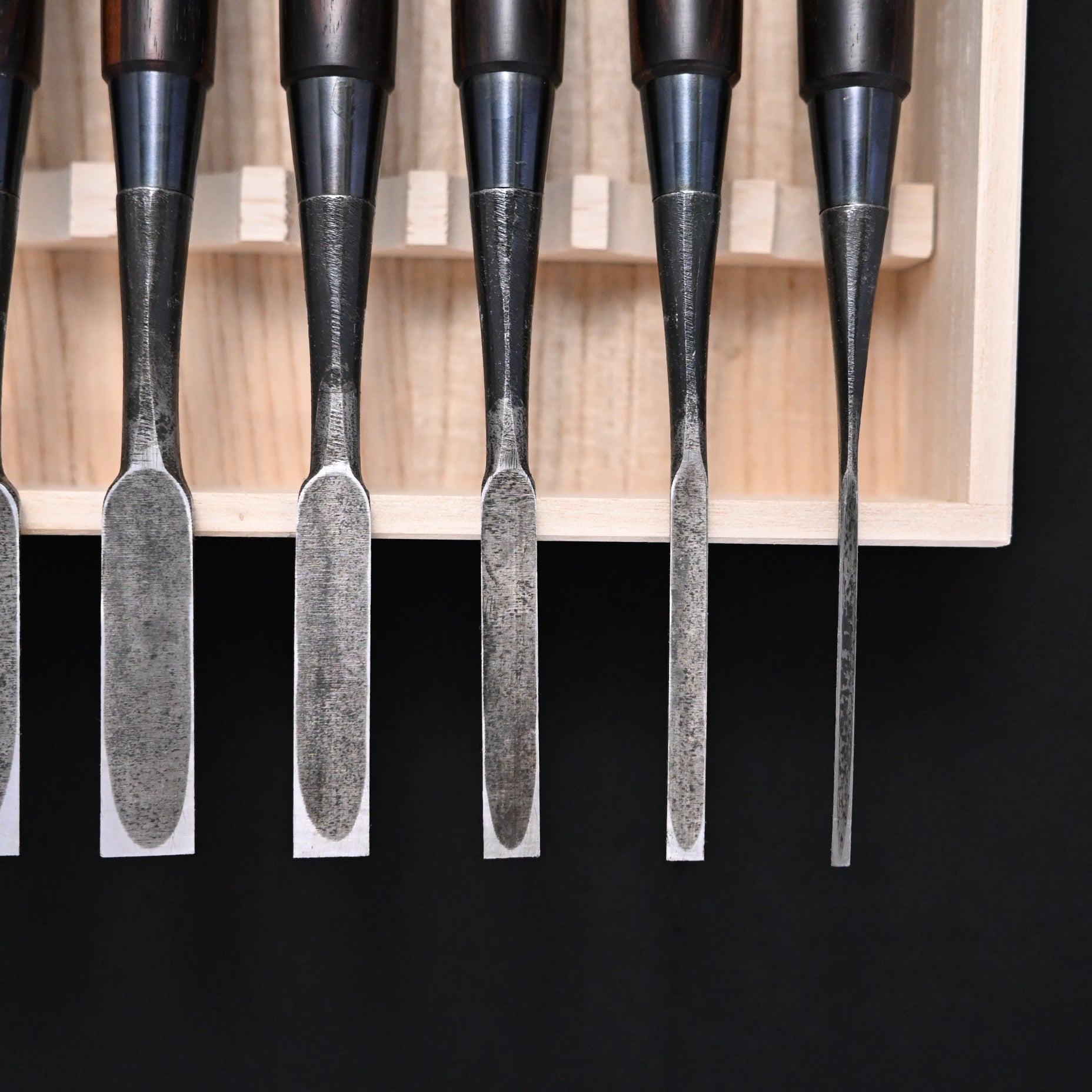Kanetake Bench chisels set with Ebony Handle by Takahashi Norikazu  高橋典三作 カネ武 追入組鑿 黒檀柄