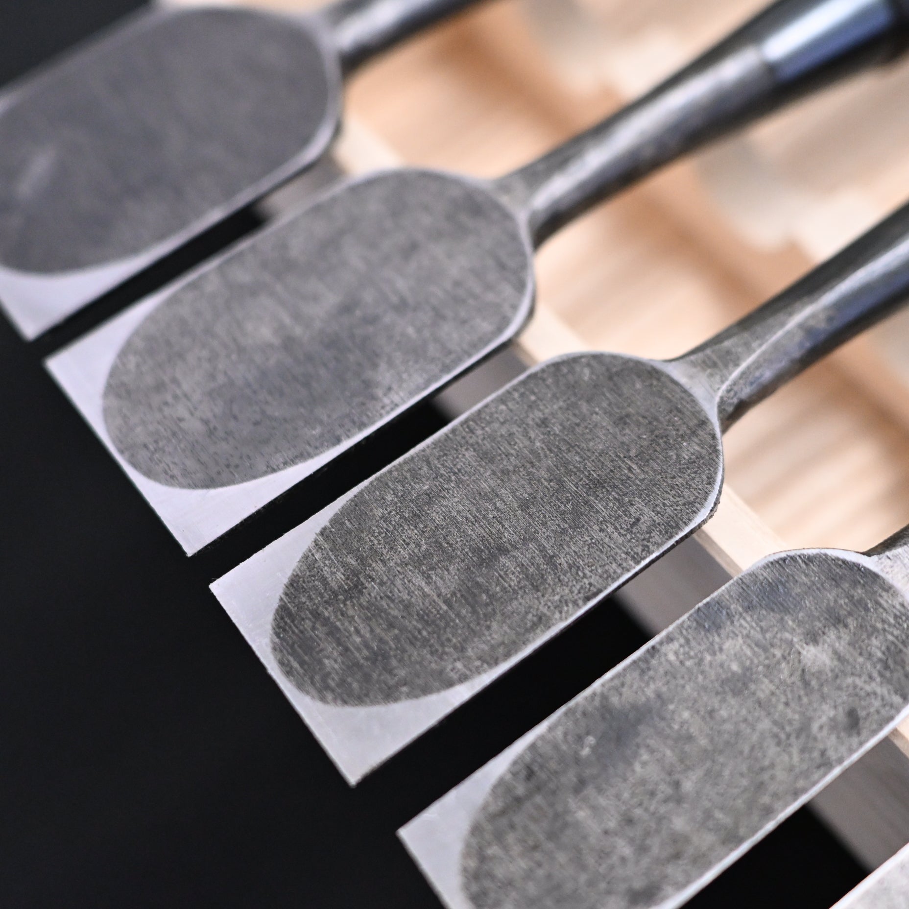 Kanetake Bench chisels set with Ebony Handle by Takahashi Norikazu  高橋典三作 カネ武 追入組鑿 黒檀柄