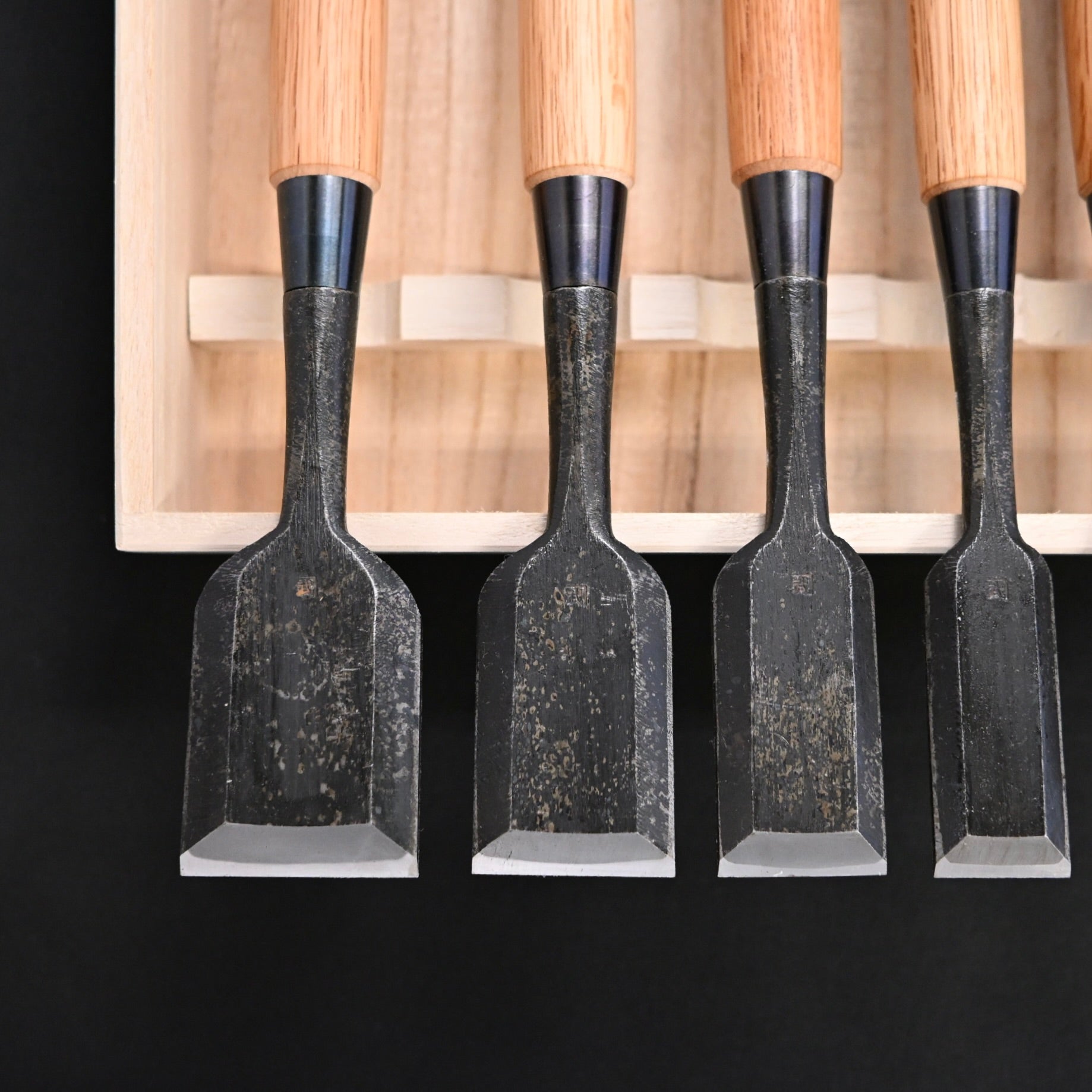 Kanetake Bench chisels set Red oak handle by Takahashi Norikazu 高橋典三作 カネ武 追入組鑿 赤樫柄