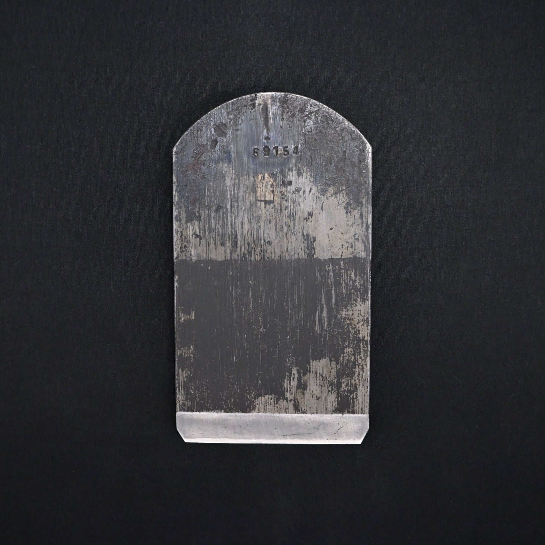 Old stock Nobekuni Smoothing Plane Blade by Chiyotsuru Nobekuni 掘出し物 三代目千代鶴作 延國 仕上げ鉋刃 65mm