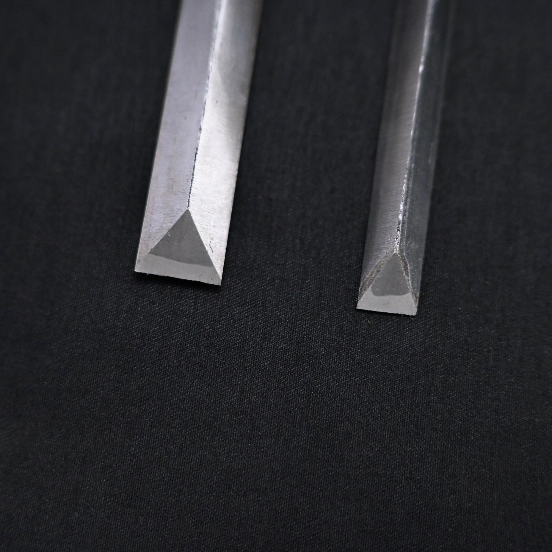カネ武 鎬 追入鑿 タガヤサン柄 高橋典三作   Kanetake Dovetail chisels Bombay Blackwood Handles by Takahashi Norikazu