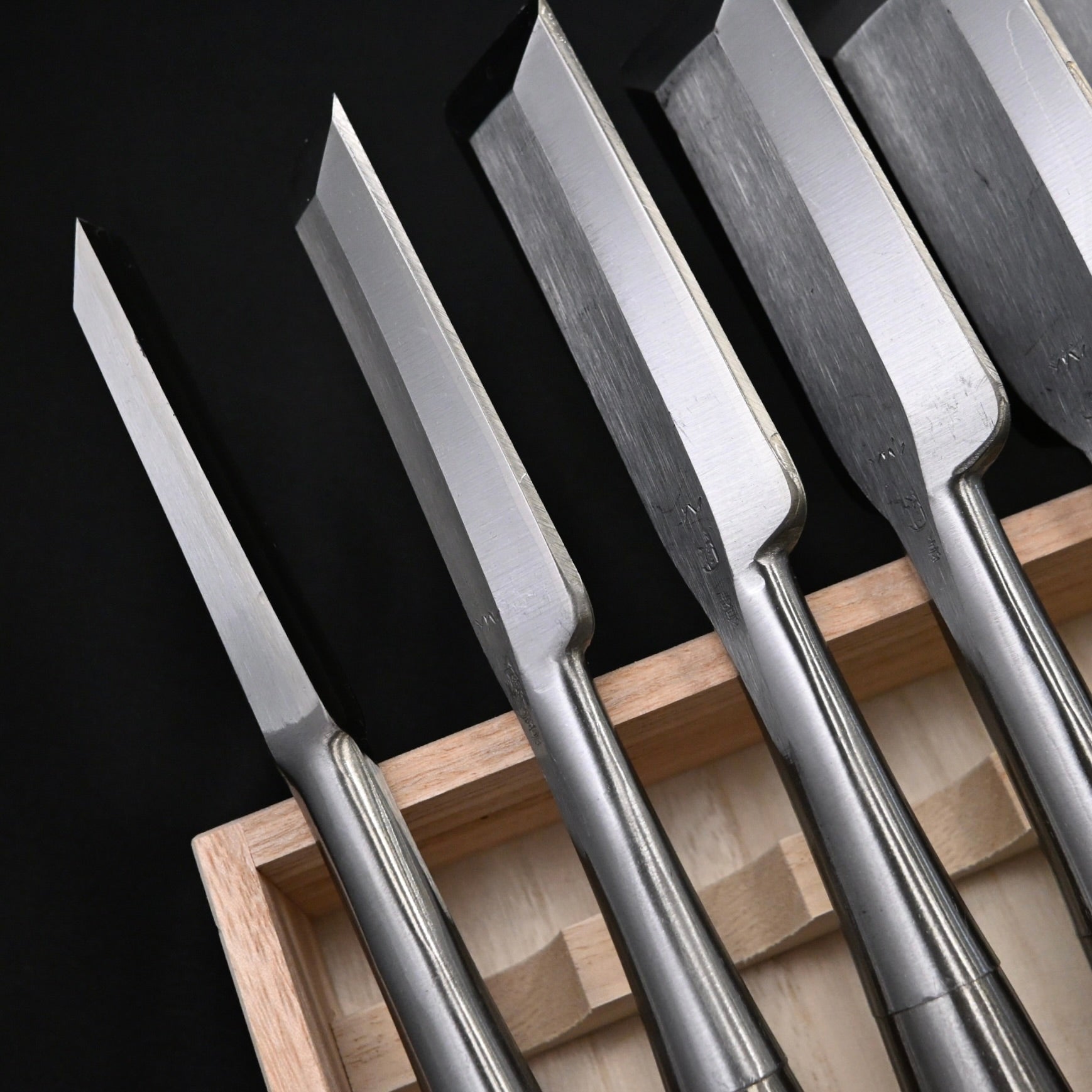 Sukemaru 4th High-Speed Steel Timber chisels set by Usui Yoshio 　四代助丸 碓氷淑郎 叩き組鑿 三つ裏  6本組 tatakinomi