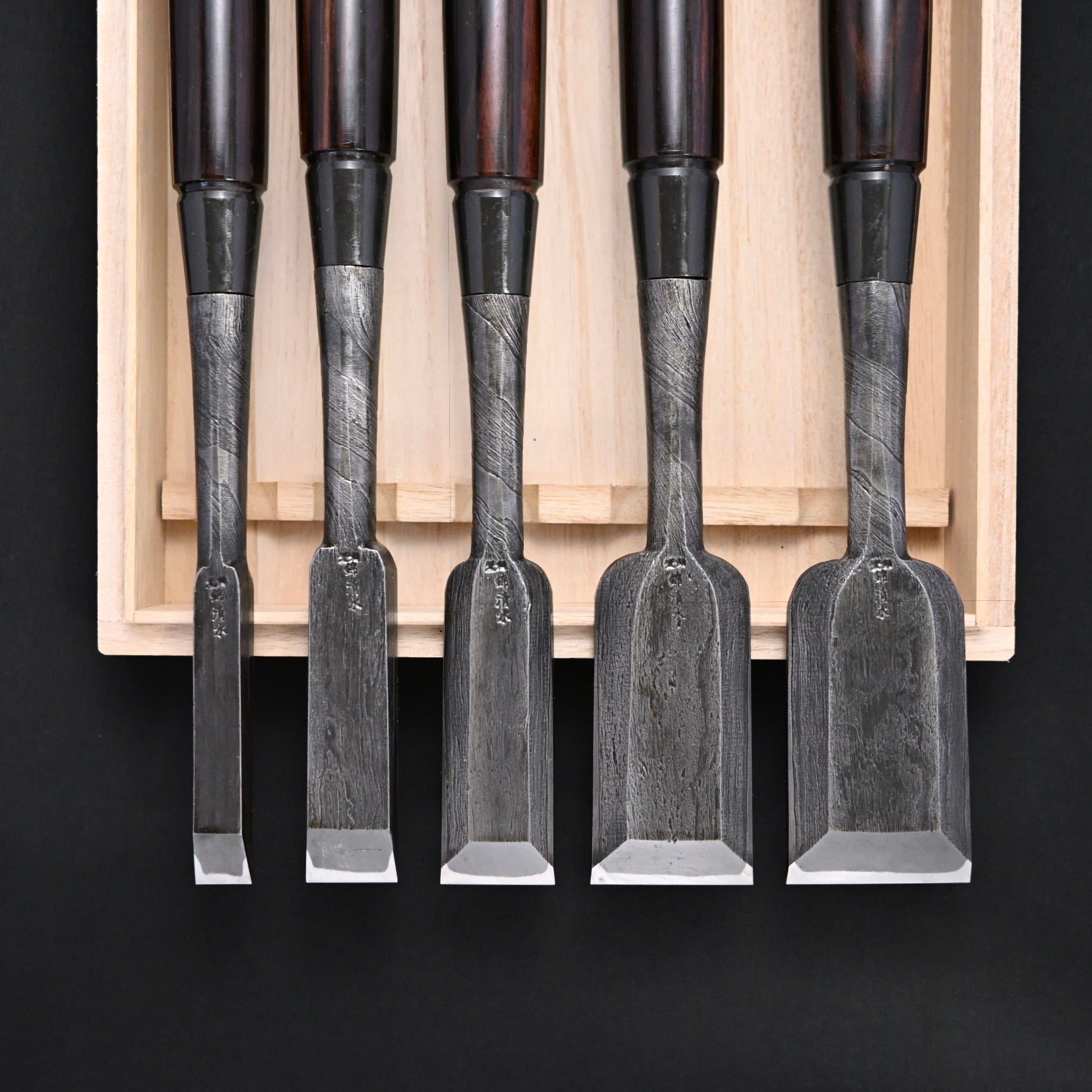 #12掘出し物  錦清水 叩き鑿5本組 黒檀柄     Rare Stock Nishiki Kiyomi Timber Chisels Set 5pc with Ebony Handle