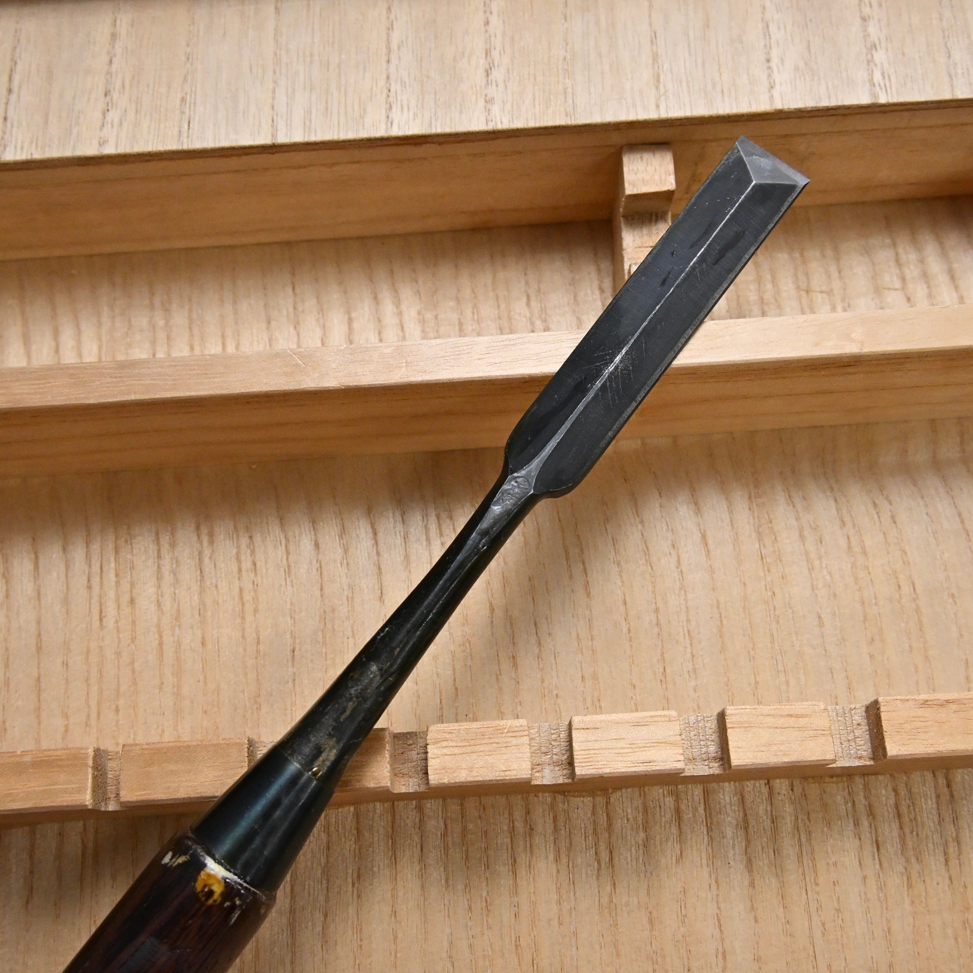 希少品  二代越孝 黒打 四ツ裏 磨仕上 20本組鑿 白紙鋼      Authentic Vintage Koshitaka Second Generation 20pc chisels set