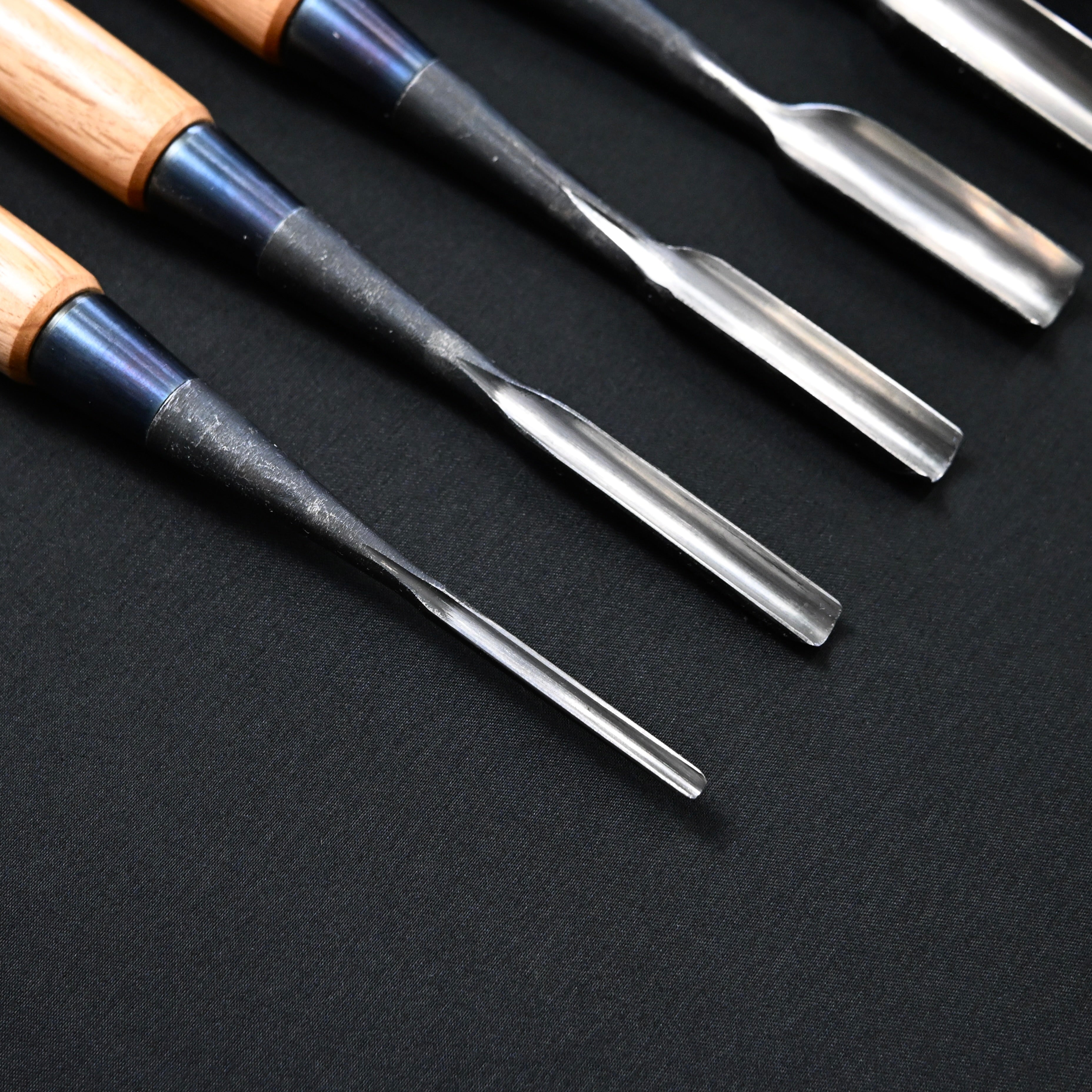 利国 極深内丸鑿   Toshikuni Extra-deep Uchimaru Chisels with white steel  (Round Chisel)