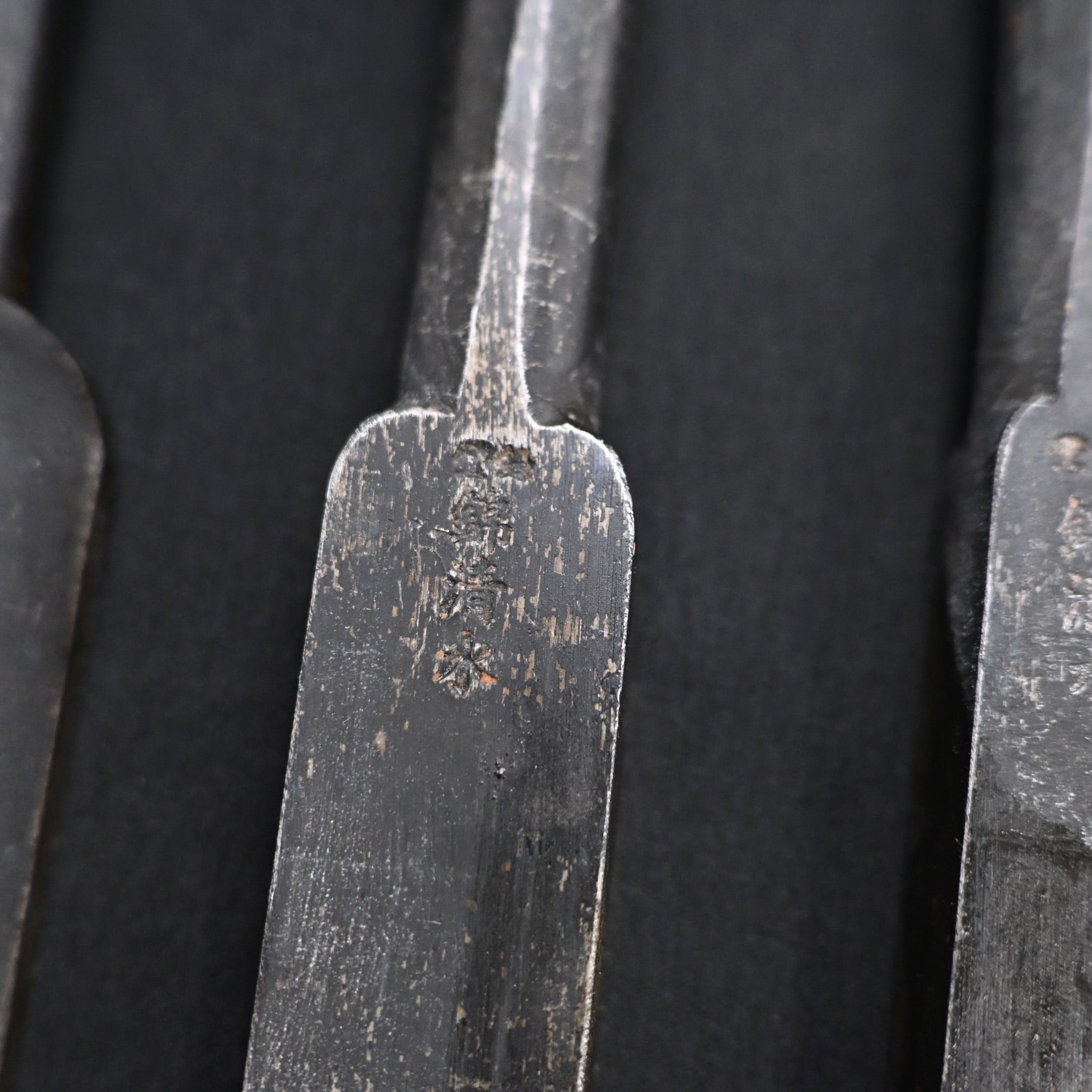 掘出し物  錦清水 叩き鑿バラ 白樫柄     Rare Stock Nishiki Kiyomi Timber Chisels Each size