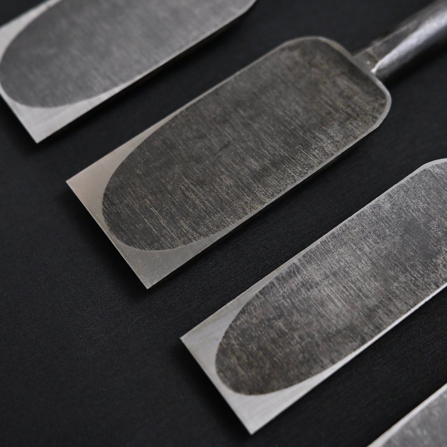 掘出し物  錦清水 叩き鑿バラ 白樫柄     Rare Stock Nishiki Kiyomi Timber Chisels Each size