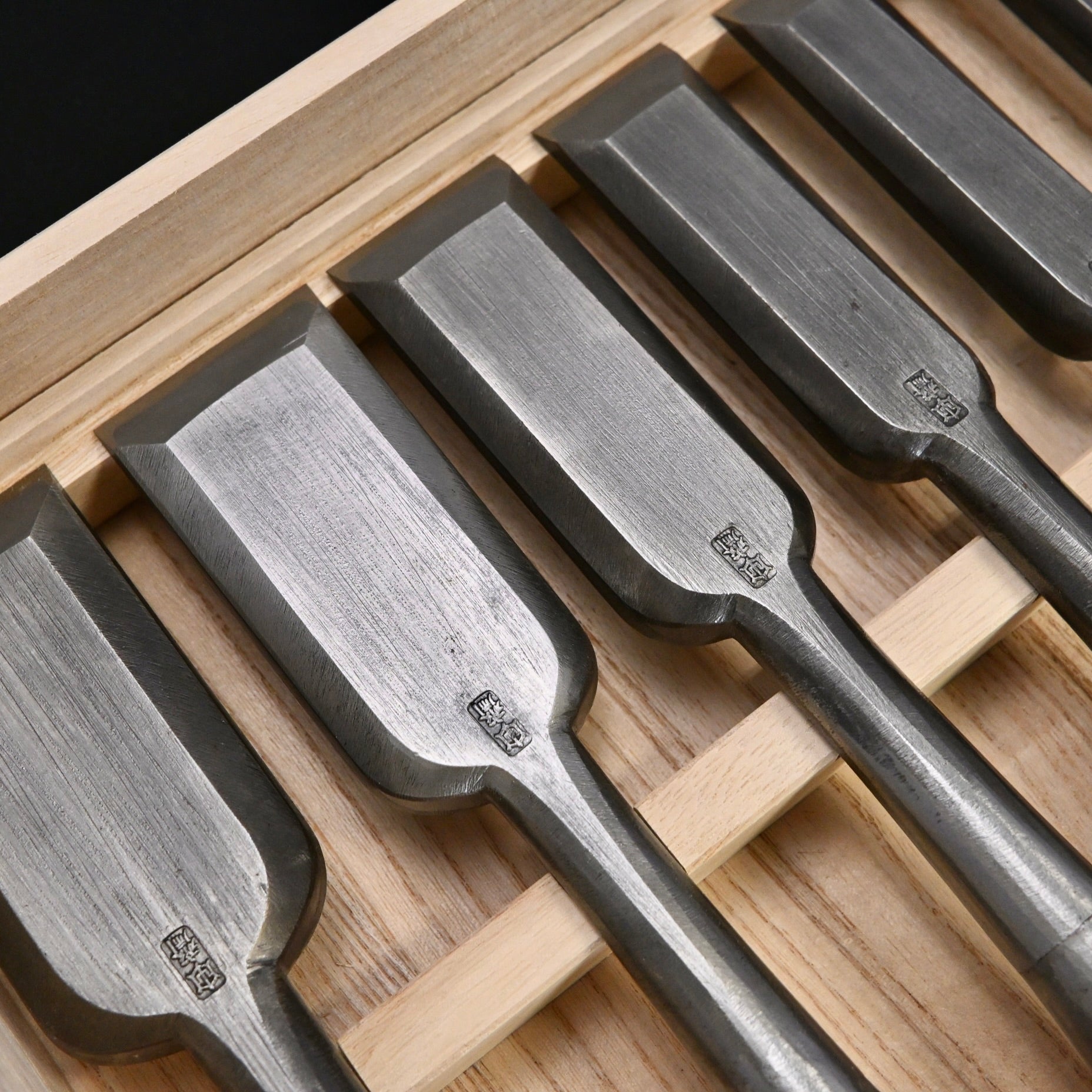 Tasai Timber chisels 6-Piece set Special Blue Steel   田斎  磨き叩組鑿 6本組