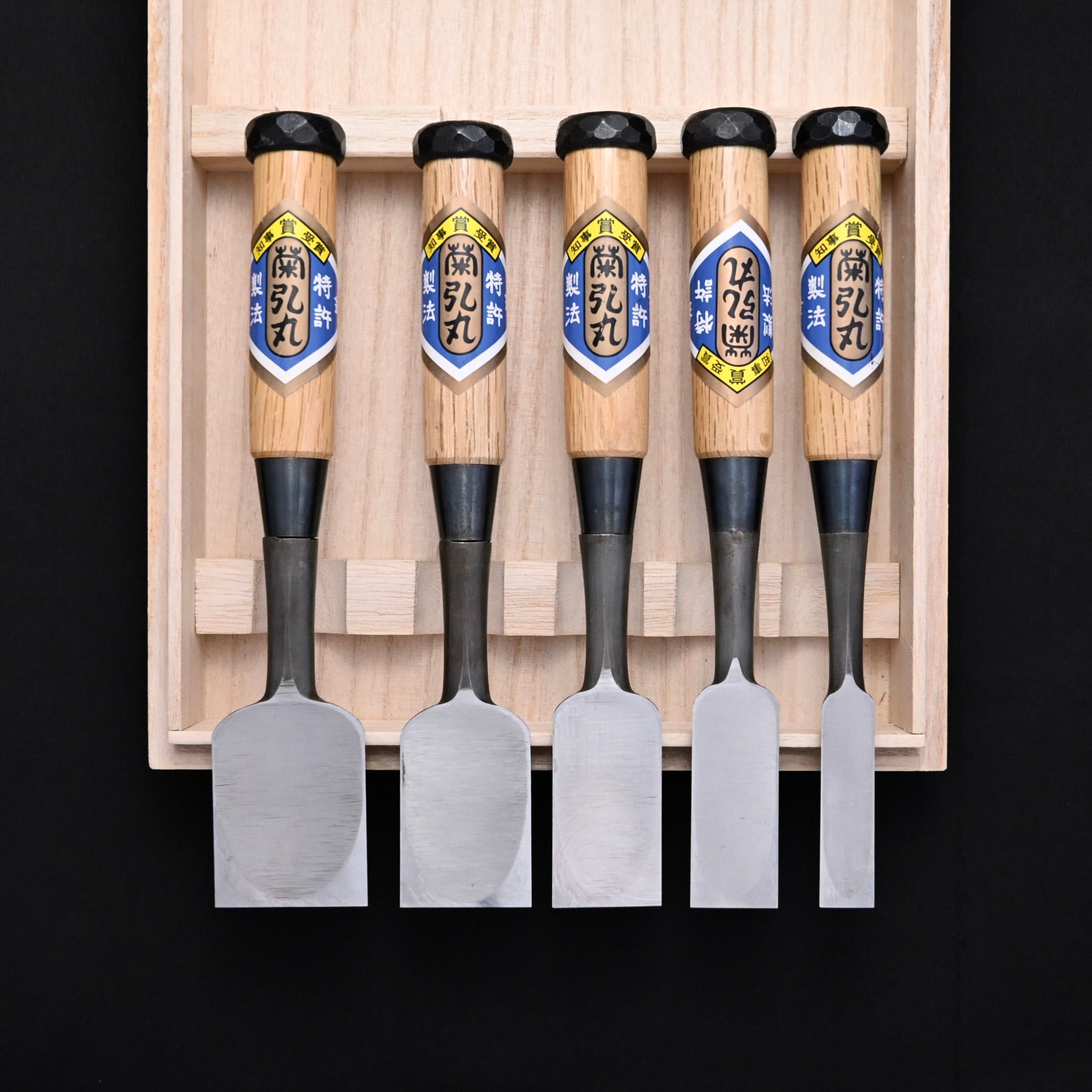 菊弘丸 追入組鑿 積層材 白樫柄 5本組    Kikuhiromaru Bench chisels set with white oak handle(Oirenomi)