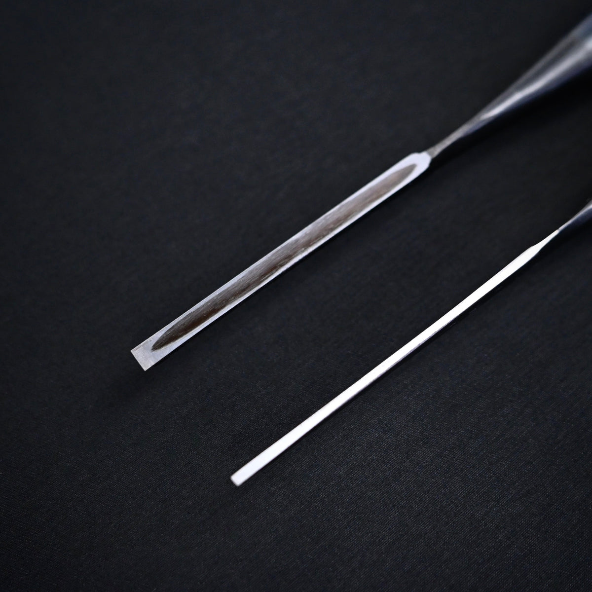 二治弘 追入鑿  5厘 / 1.5分    Nijihiro Bench chisels by Chuutarou Imai Oirenomi  1.5mm/4.5mm
