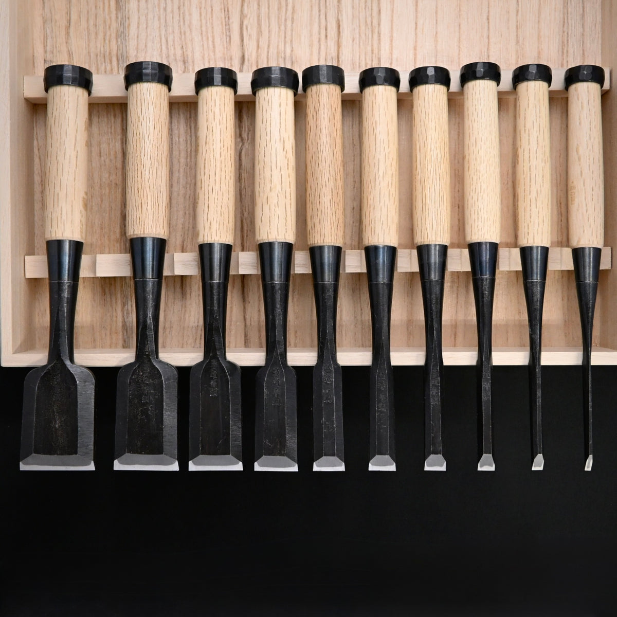 Takashiba Bench chisels set (Oirenomi) with wooden box 高芝 追入組鑿 青紙鋼 桐箱付