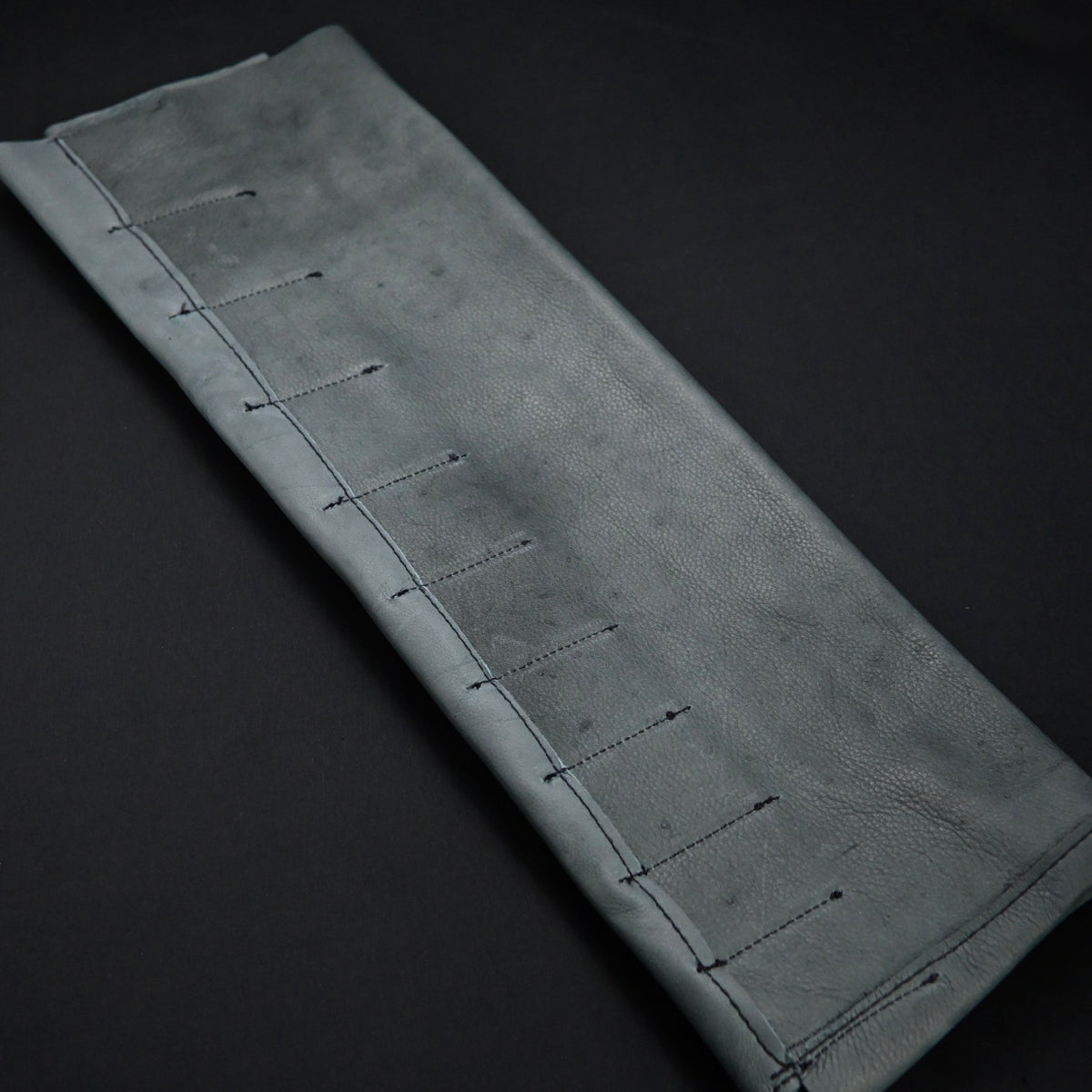 Daido Timber chisels Leather Cloth Bag Glay 大道 本革叩鑿巻 黒紐付き３ヶ袖付 グレー