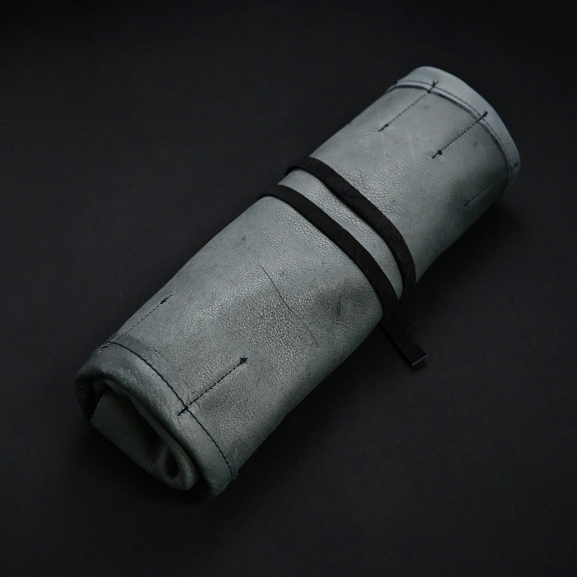 Daido Timber chisels Leather Cloth Bag Glay 大道 本革叩鑿巻 黒紐付き３ヶ袖付 グレー