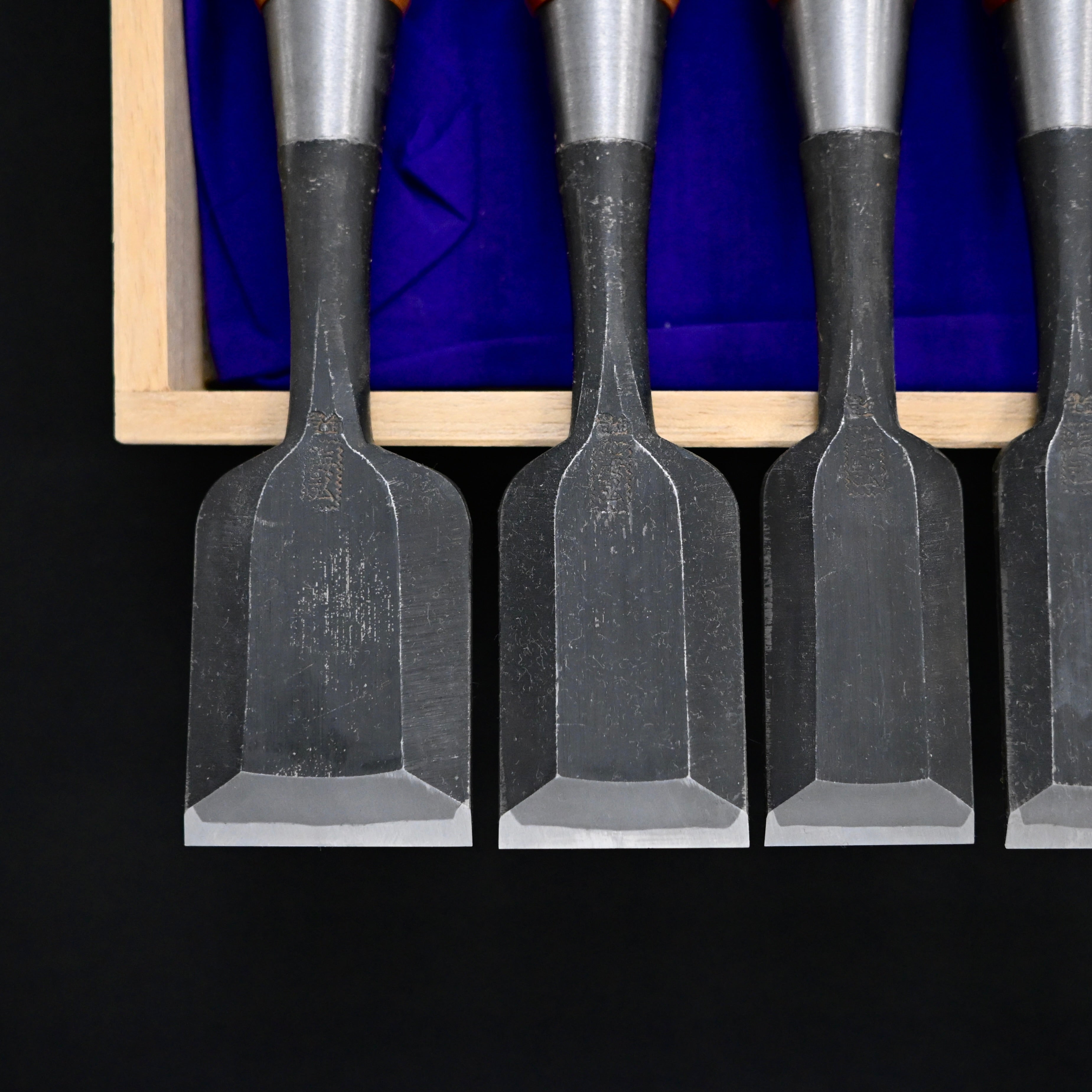 #2 海弘 追入組鑿 赤樫柄 山田賢一作    Umihiro Bench chisels set