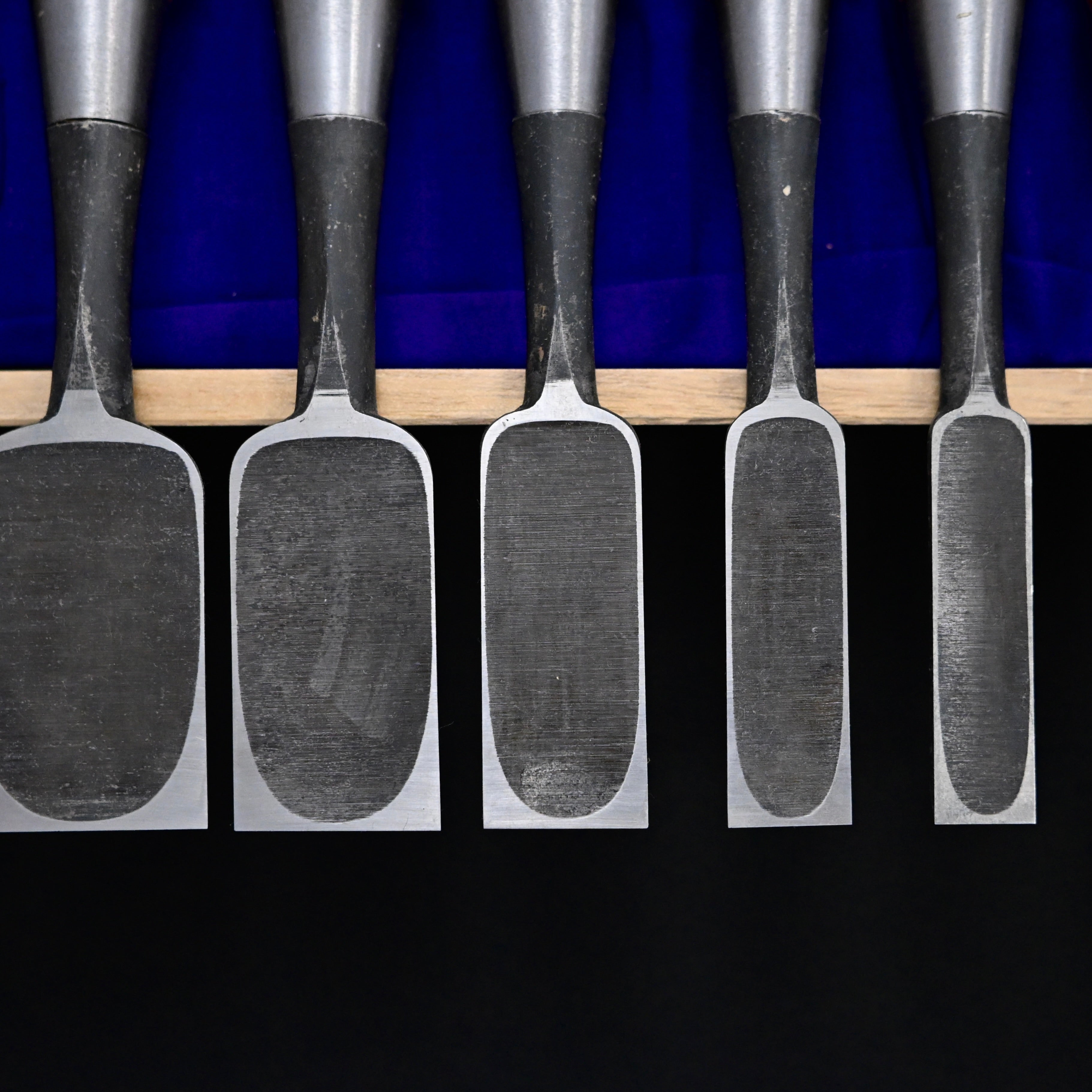 #2 海弘 追入組鑿 赤樫柄 山田賢一作    Umihiro Bench chisels set