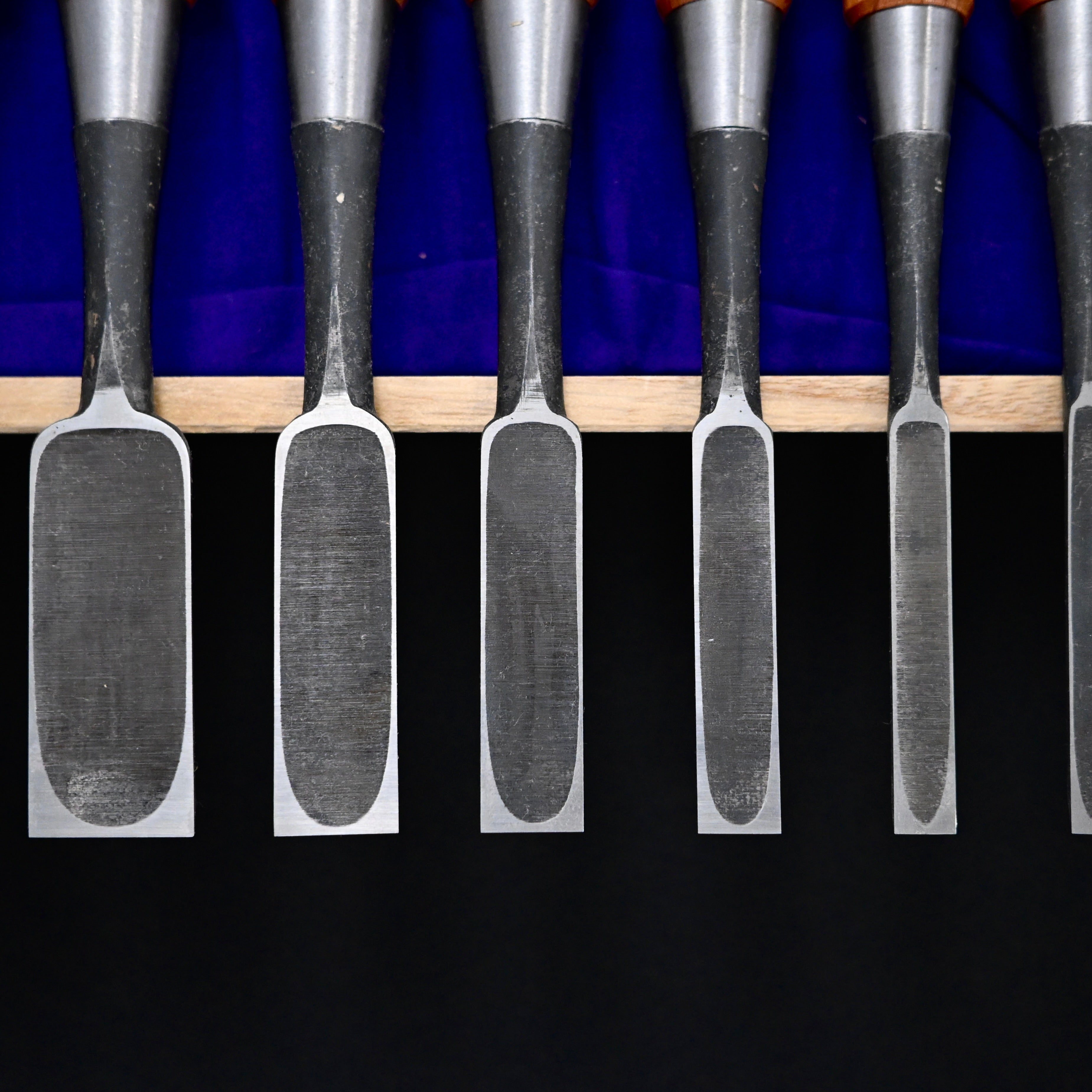 #2 海弘 追入組鑿 赤樫柄 山田賢一作    Umihiro Bench chisels set