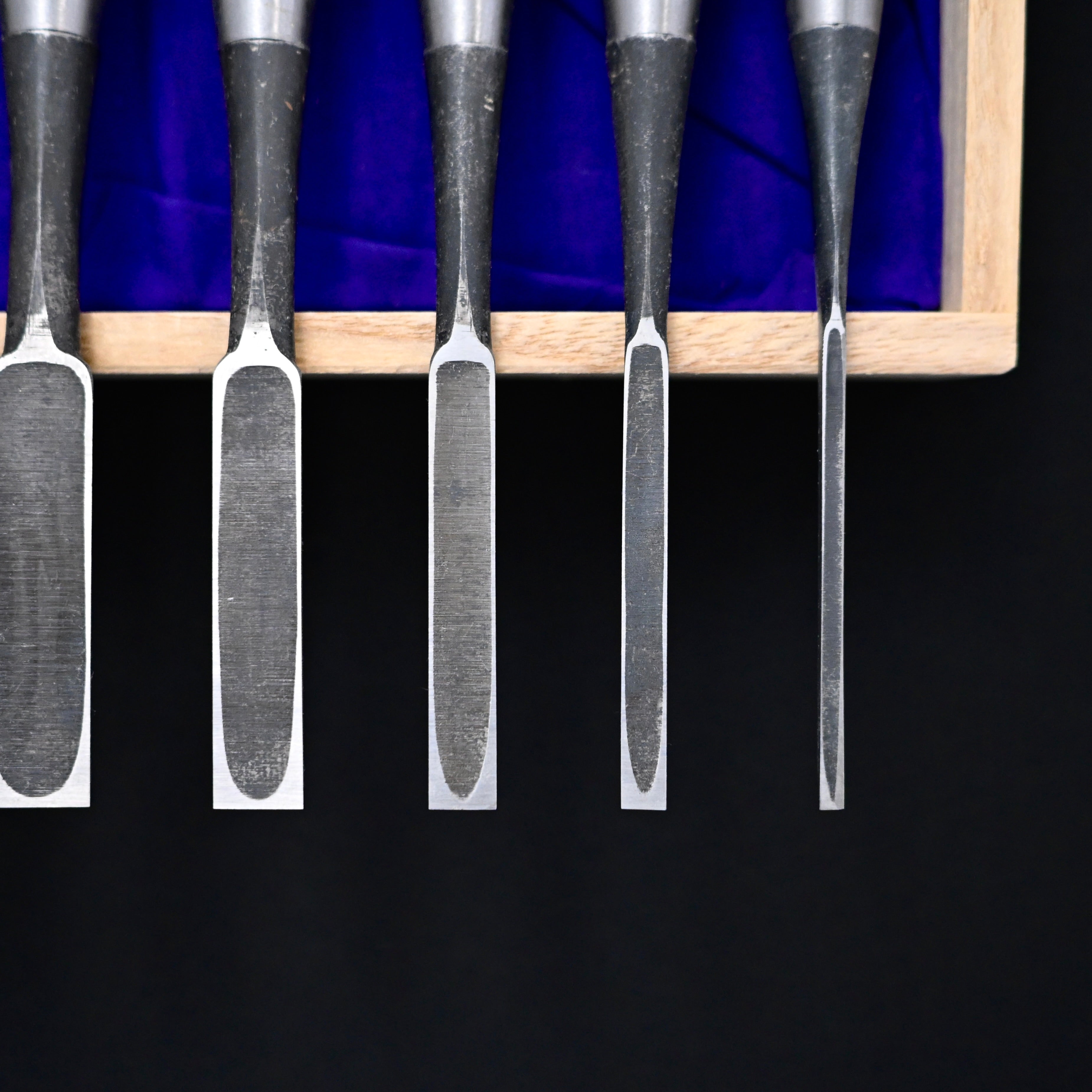 #2 海弘 追入組鑿 赤樫柄 山田賢一作    Umihiro Bench chisels set