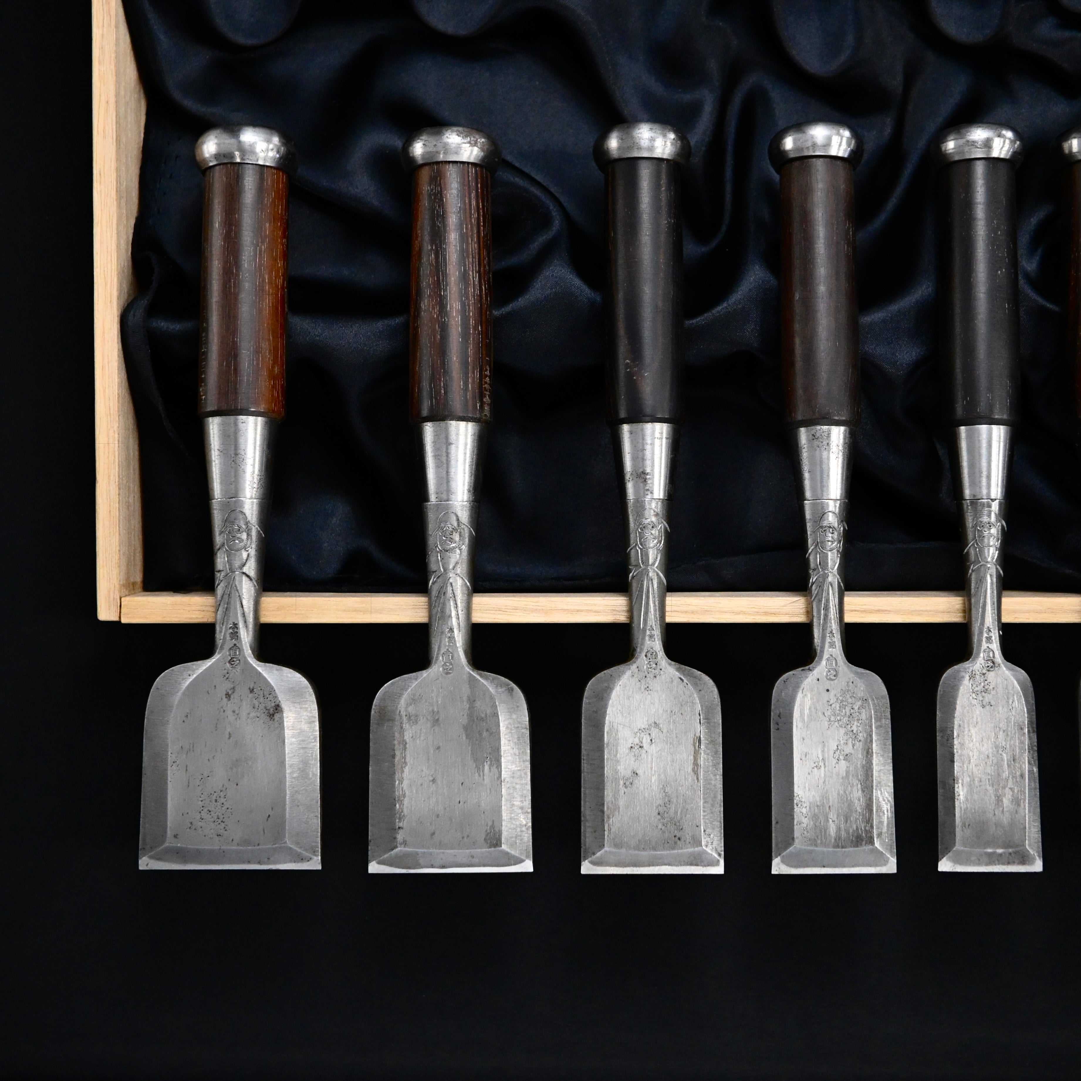 Authentic Vintage Naoyuki (Yamahiro) Bench Chisels set by Okayama Takeshi  希少品  岡山猛作 直之(問屋銘) 追入鑿15本組