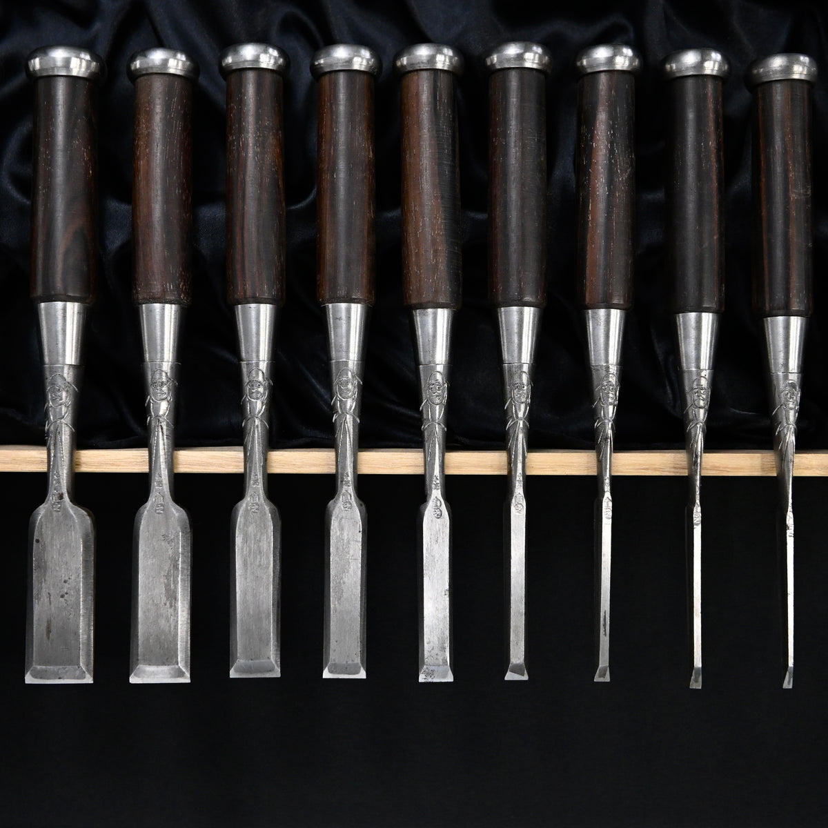 Authentic Vintage Naoyuki (Yamahiro) Bench Chisels set by Okayama Takeshi  希少品  岡山猛作 直之(問屋銘) 追入鑿15本組