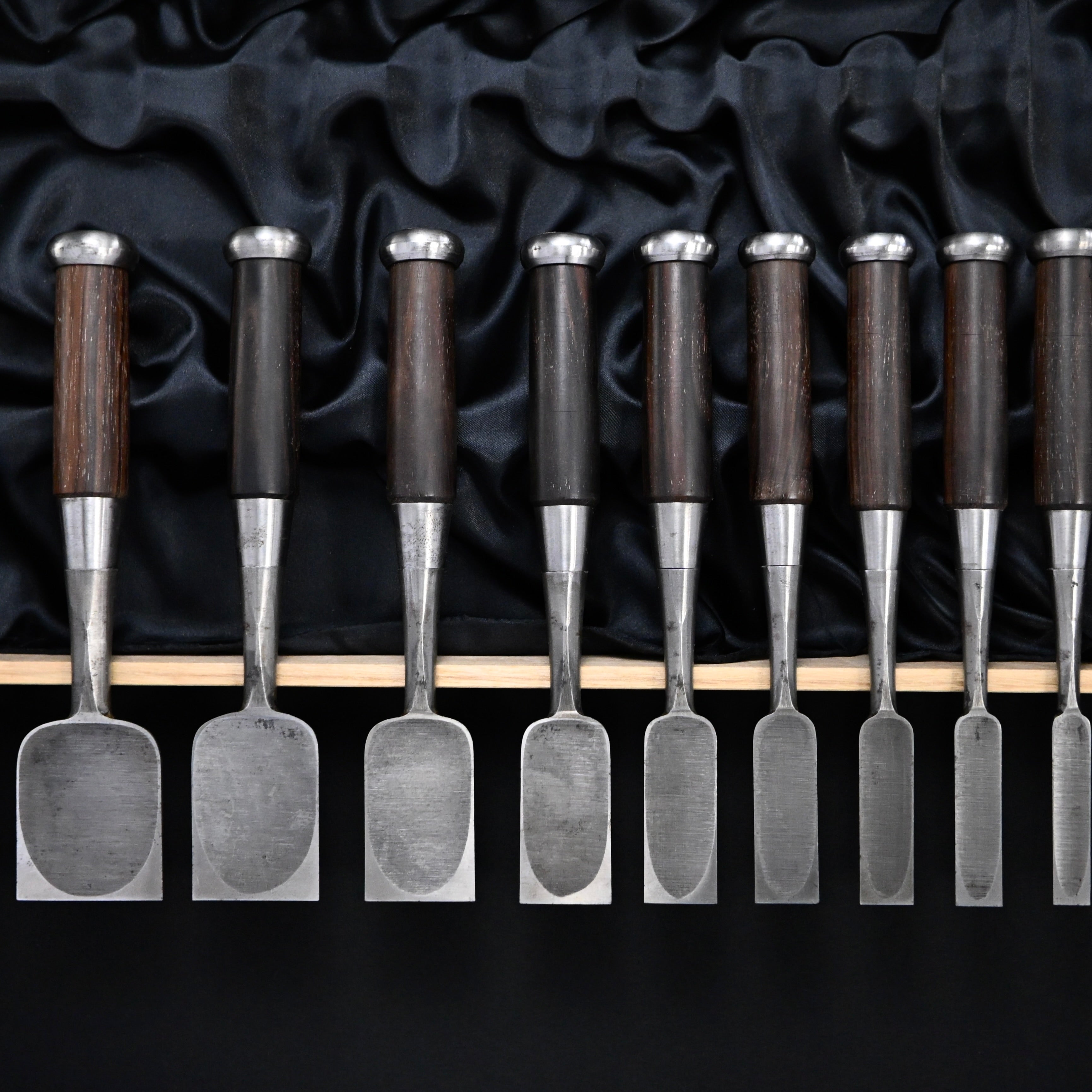 Authentic Vintage Naoyuki (Yamahiro) Bench Chisels set by Okayama Takeshi  希少品  岡山猛作 直之(問屋銘) 追入鑿15本組