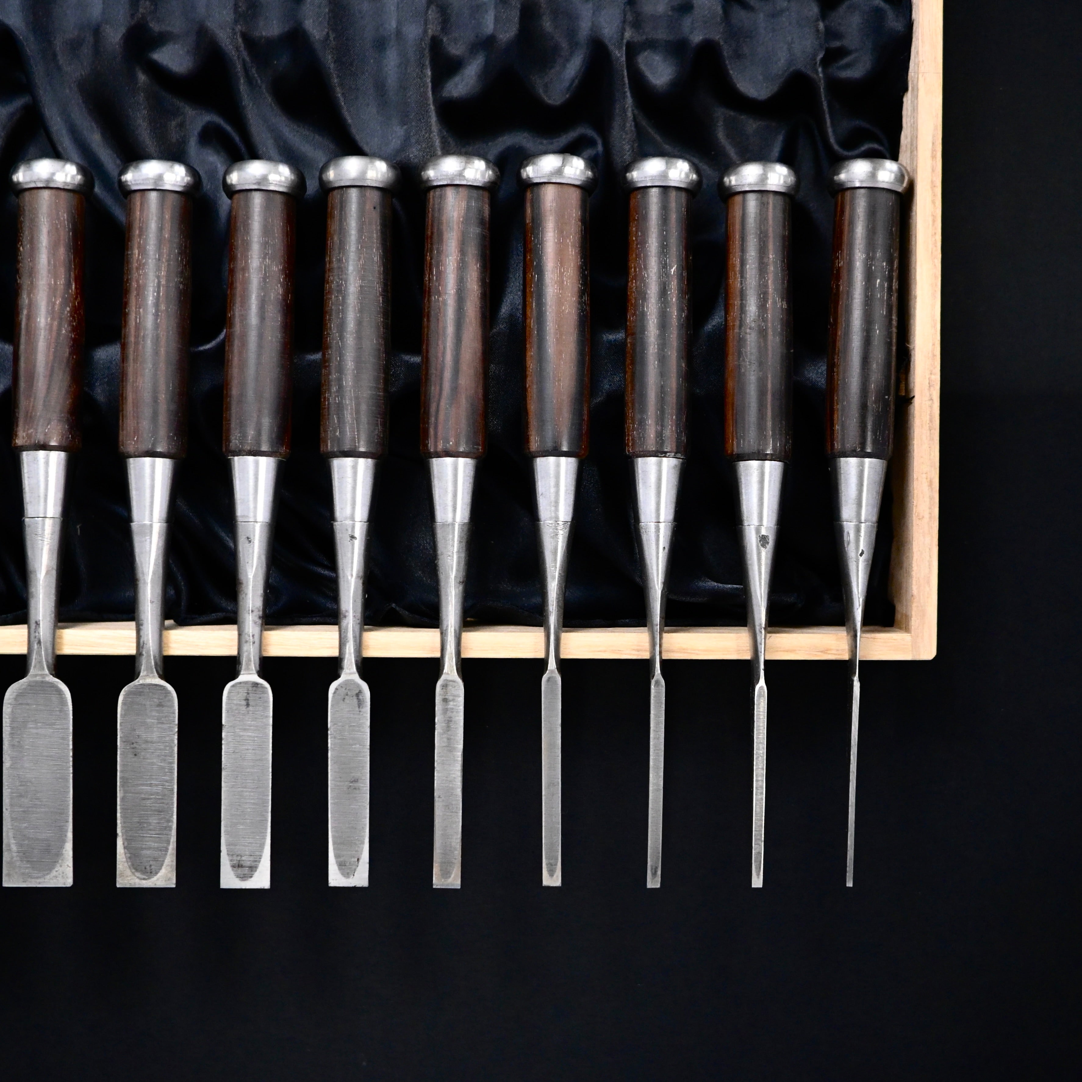 Authentic Vintage Naoyuki (Yamahiro) Bench Chisels set by Okayama Takeshi  希少品  岡山猛作 直之(問屋銘) 追入鑿15本組