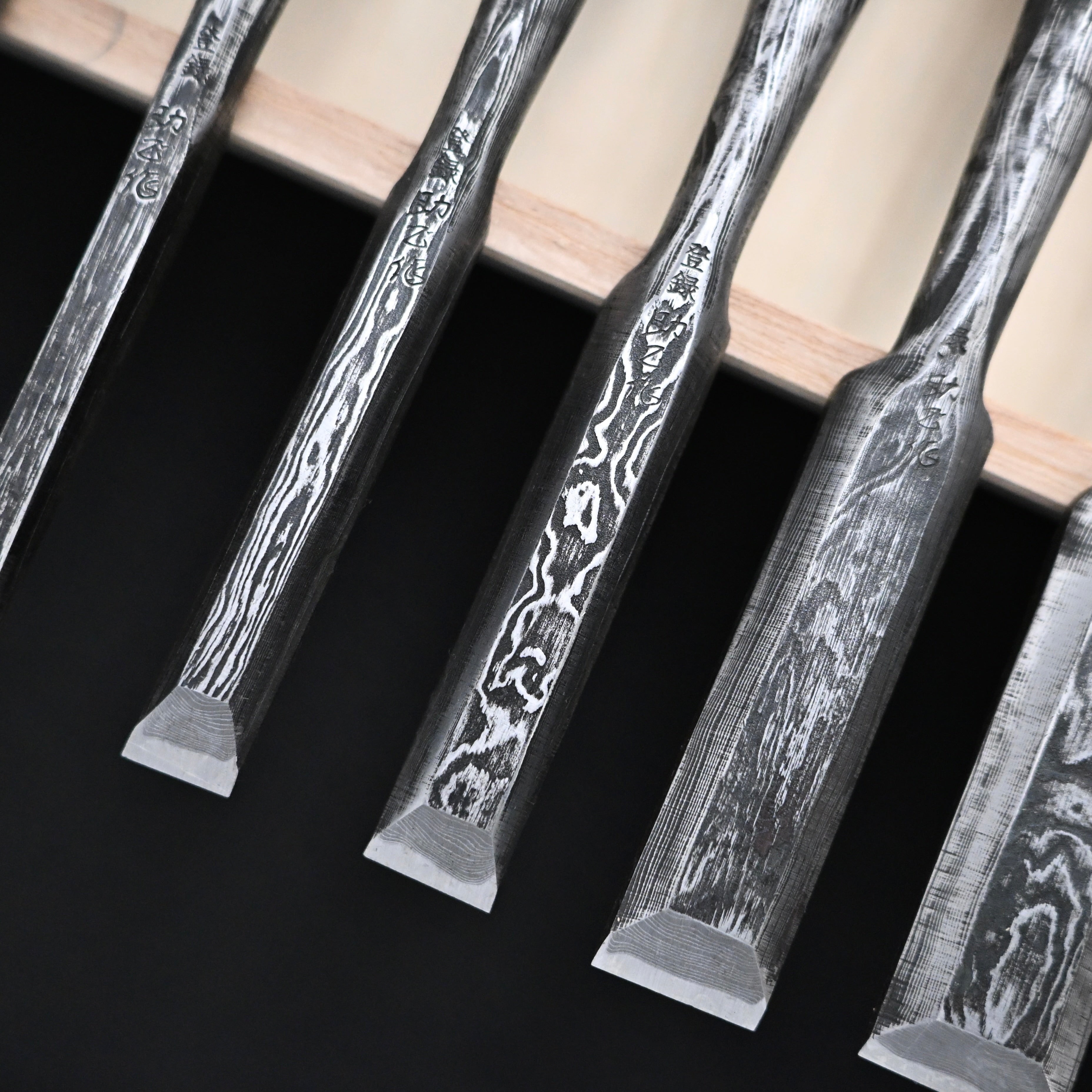 助正 墨流し 追入15本組鑿   Oirenomi   Sukemasa  Suminagashi Bench chisels set