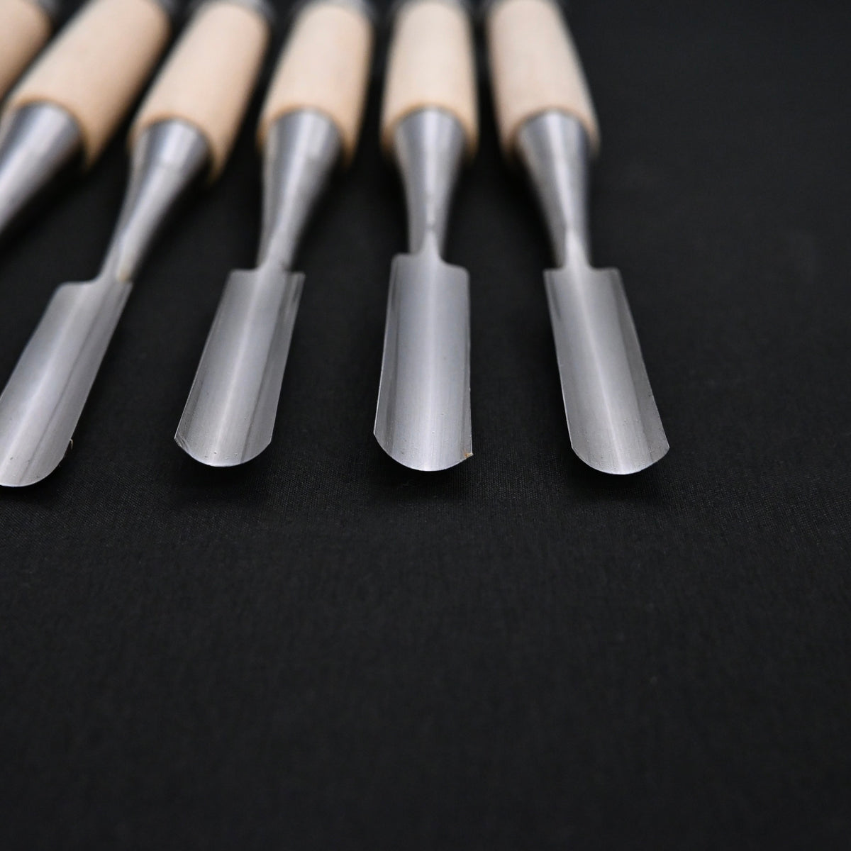 利国 内丸鑿 総磨き  Toshikuni Uchimaru Chisels with white steel Polish (Round Chisel)   Uchimarunomi