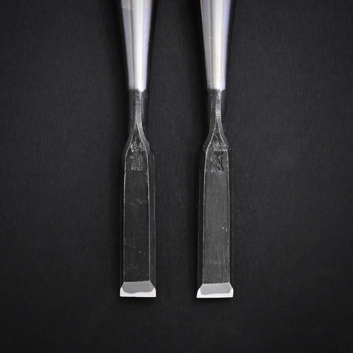 掘り出し物 磯野信夫作 狐 面取り追入鑿 5分    Old stock Kitsune Bench chisels 15mm with white steel by Isono Nobuo