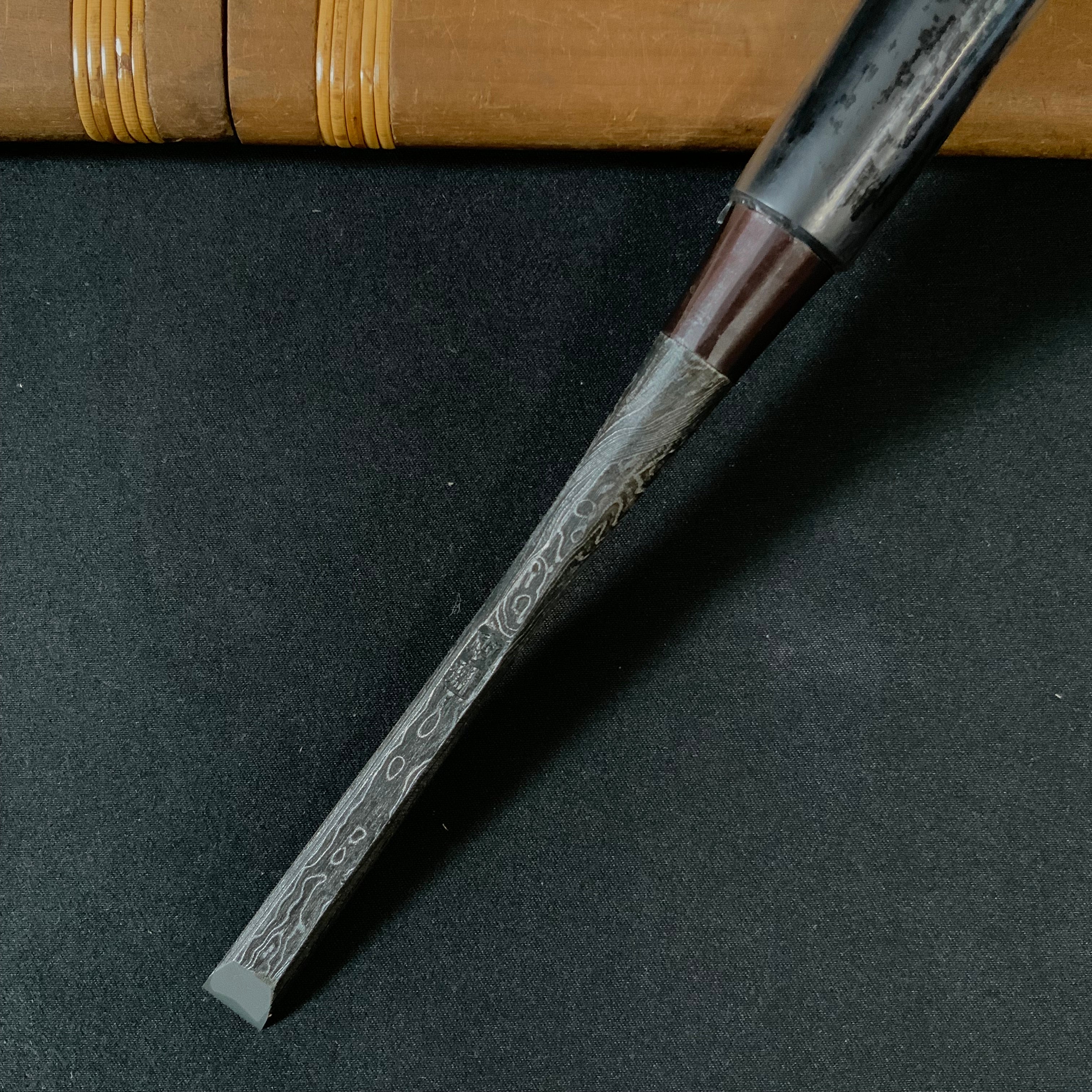 Tasai Mokume Special Bachi (Tsukinomi) chisels with blue steel   田斎作 木目 バチ突きのみ 黒檀柄 12mm