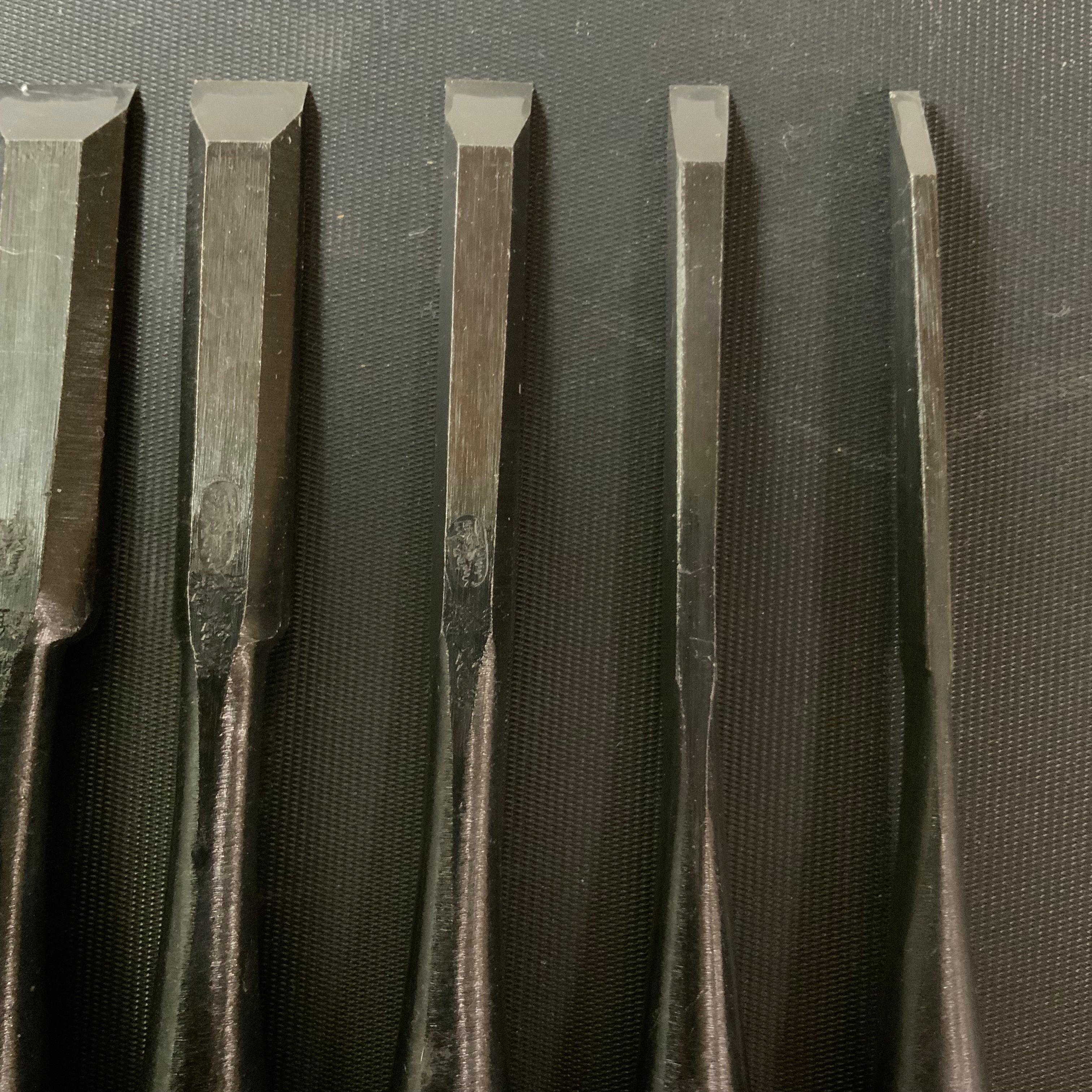 Yoshitaka Bench chisels set (Oirenomi)      /      義隆 追入組鑿  10本組