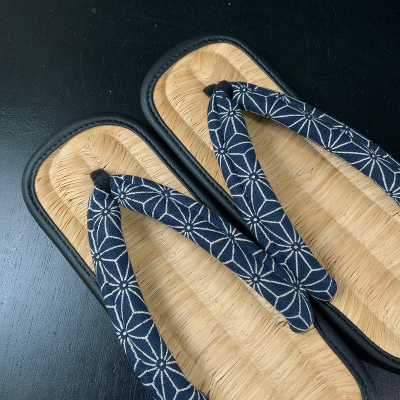 Hand-made Traditional Japanese  Bamboo Sandals Brown bamboo（CHIKUSUI） 竹粋 茶竹 草履 「ぞうり」手作り LL