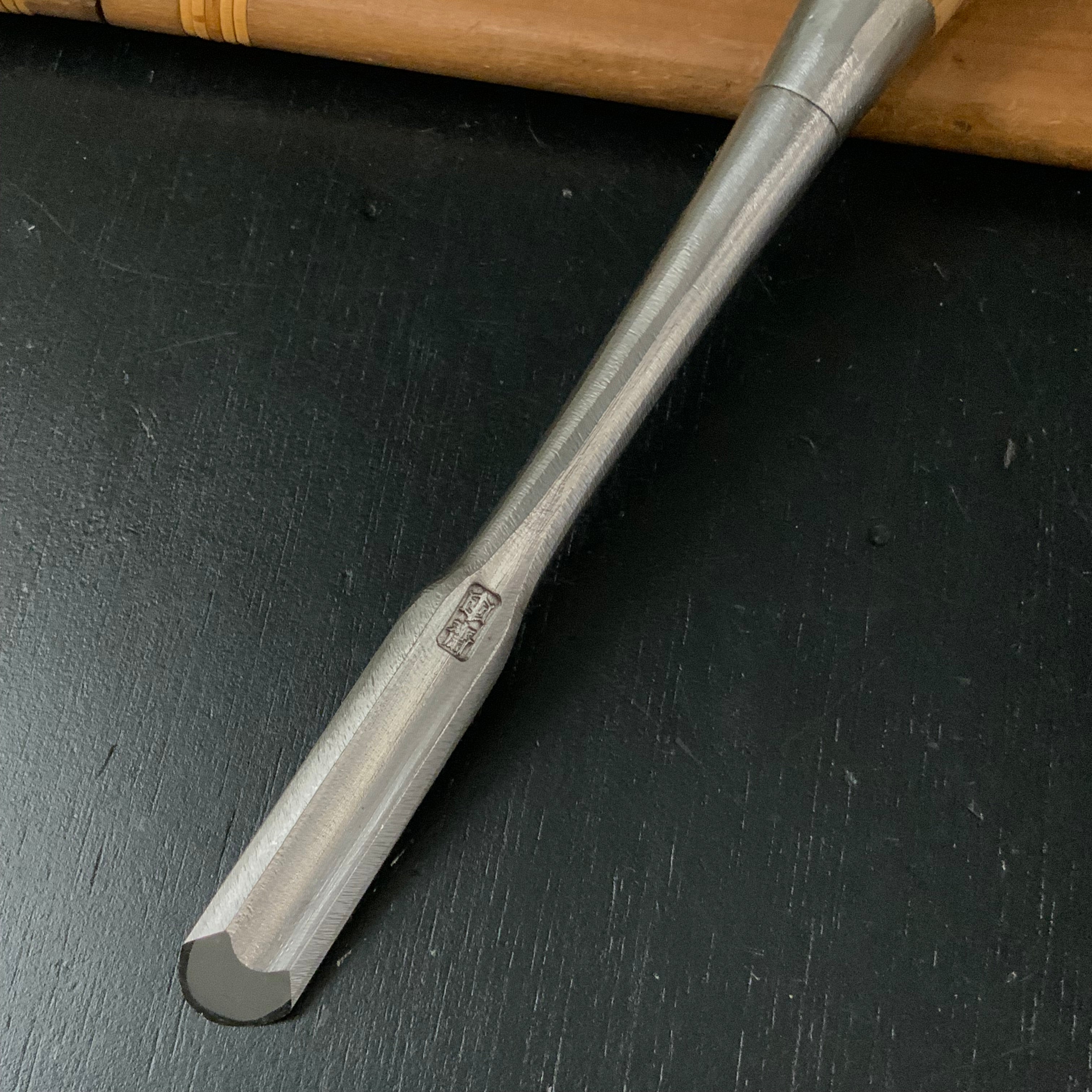 Tasai Special carving chisel with Japanese white oak   田斎作 外丸追入鑿 白樫柄 15mm sotomaru