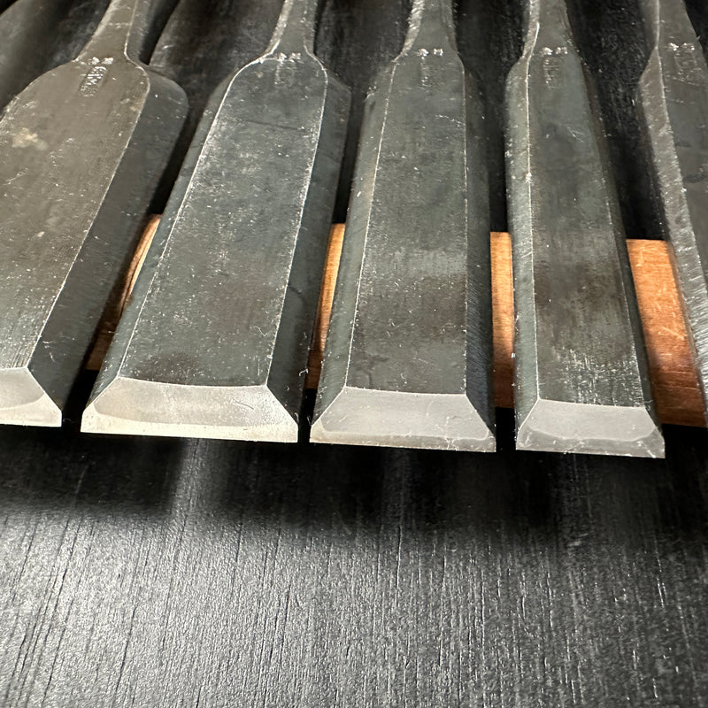 Ioroi Paring chisels with white steel by Ioroi Hideo 五百蔵秀夫作 五百蔵 薄鑿  白樫柄