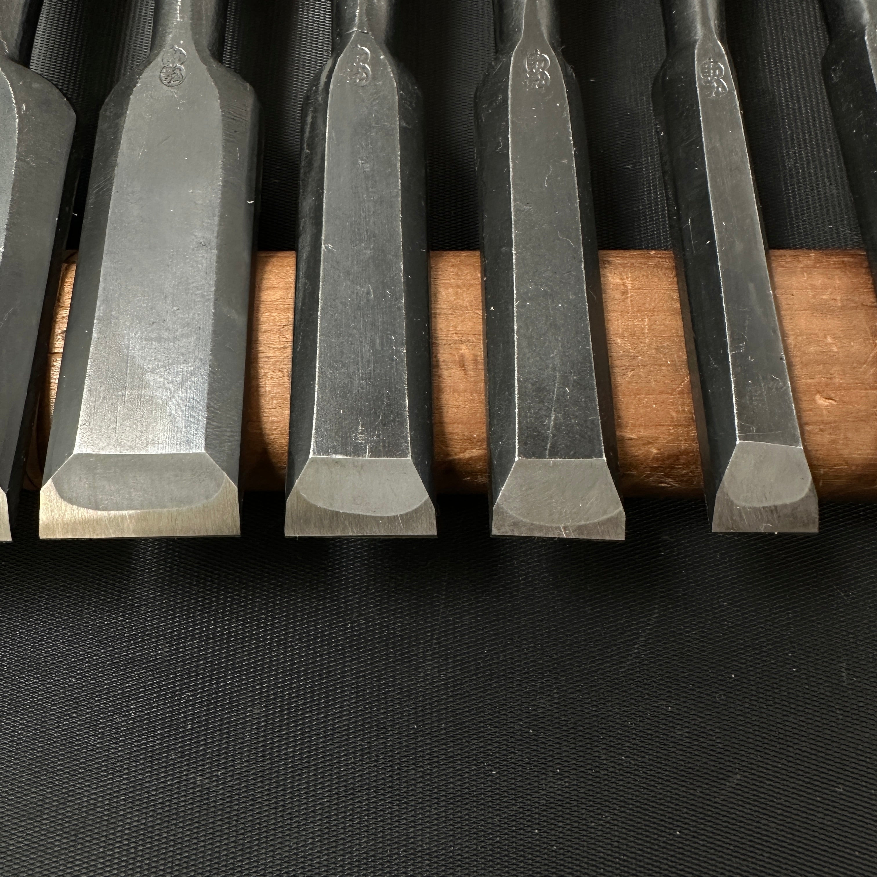 Old stock Sukehiro Bench chisels set 10 Piece 助弘 追入組鑿 赤樫柄