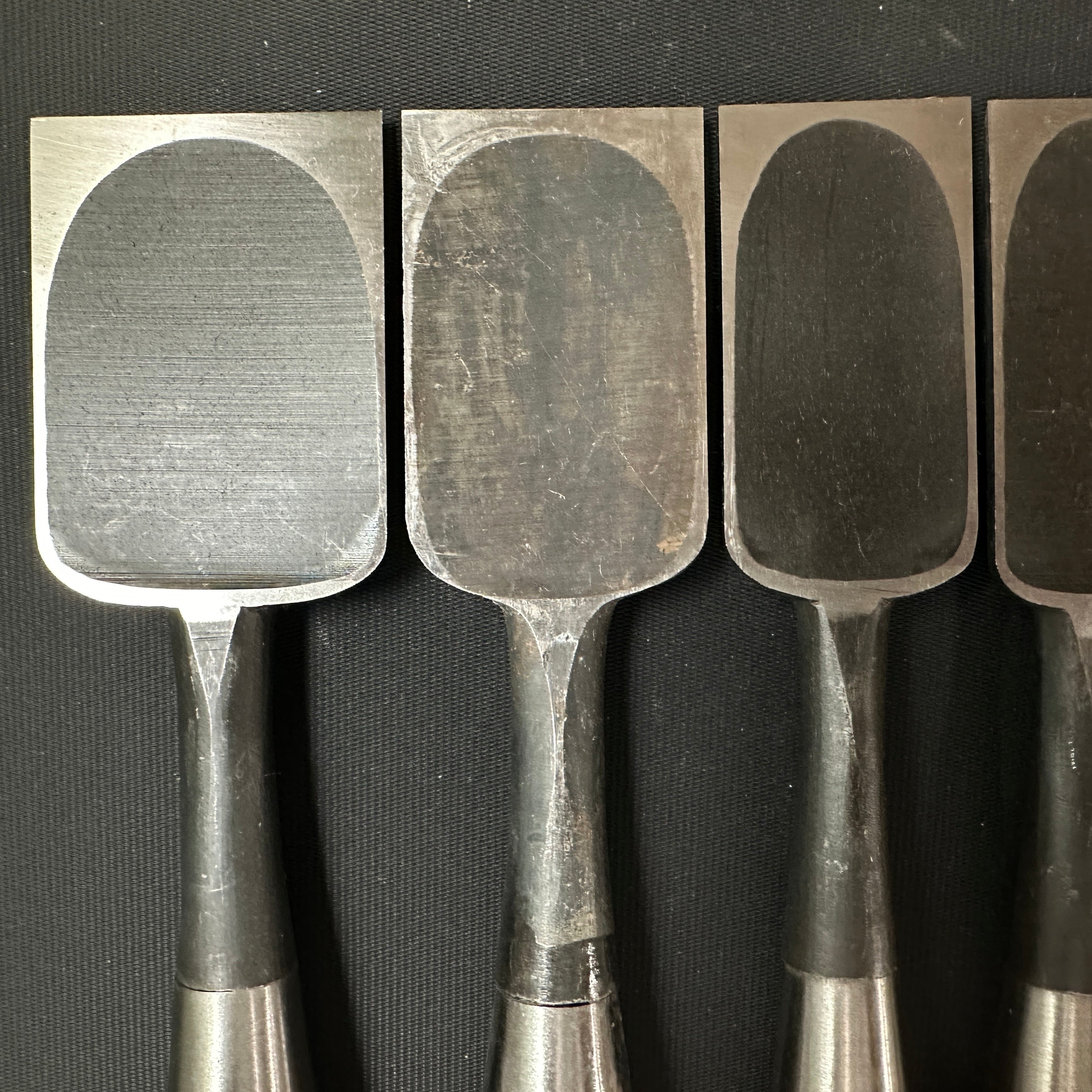 Kazuhiro Old stock  Bench chisels set by Endou Kazuo 遠藤一雄作 かず弘  追入10本組鑿 Oiirenomi