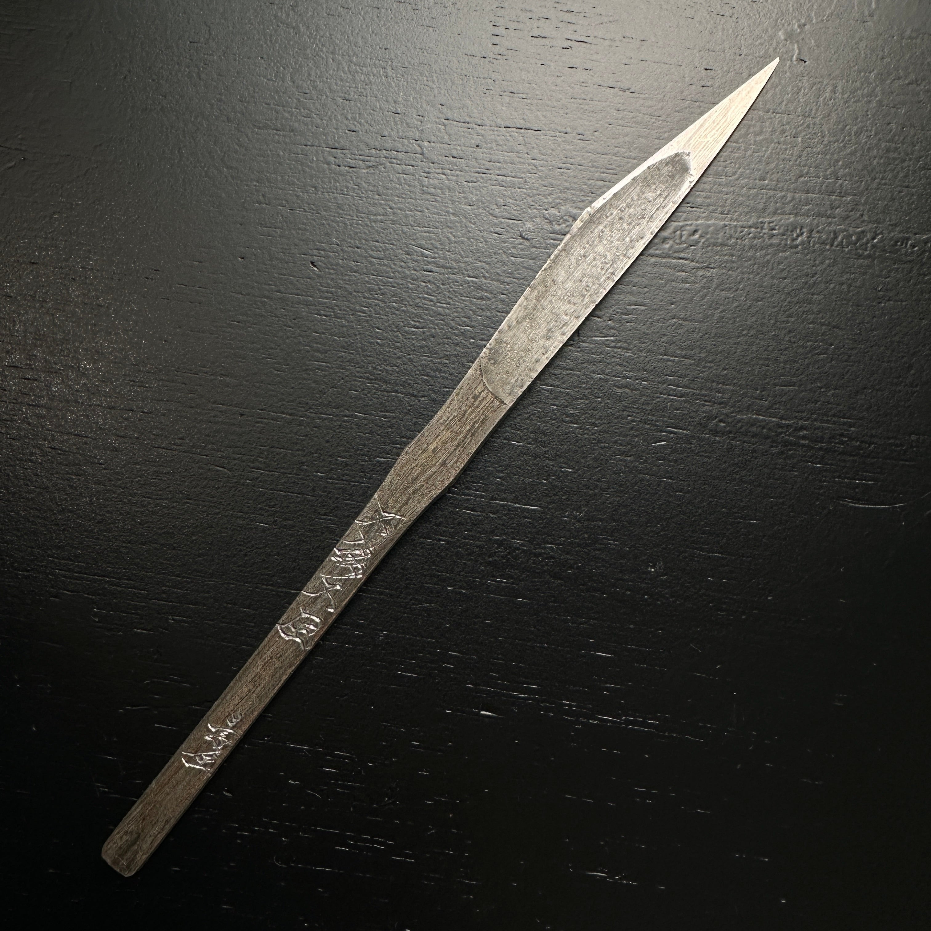 Futou fukutsu Right hand Kiridashi by Sozen Carving     不撓不屈 素全作 切出し小刀 右 15mm