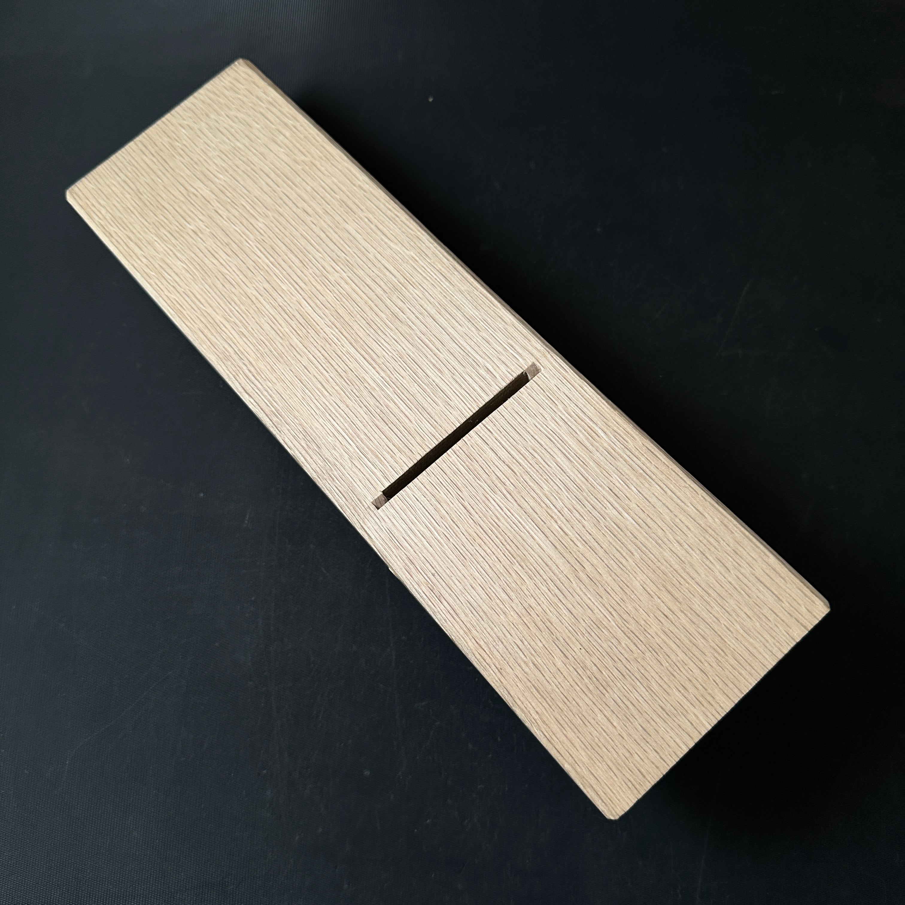 Old stock eleventh generation Teruhide Smoothing Plane (Kanna)  掘出し物 輝秀 十一代目 石堂秀雄作 仕上げ鉋 70mm