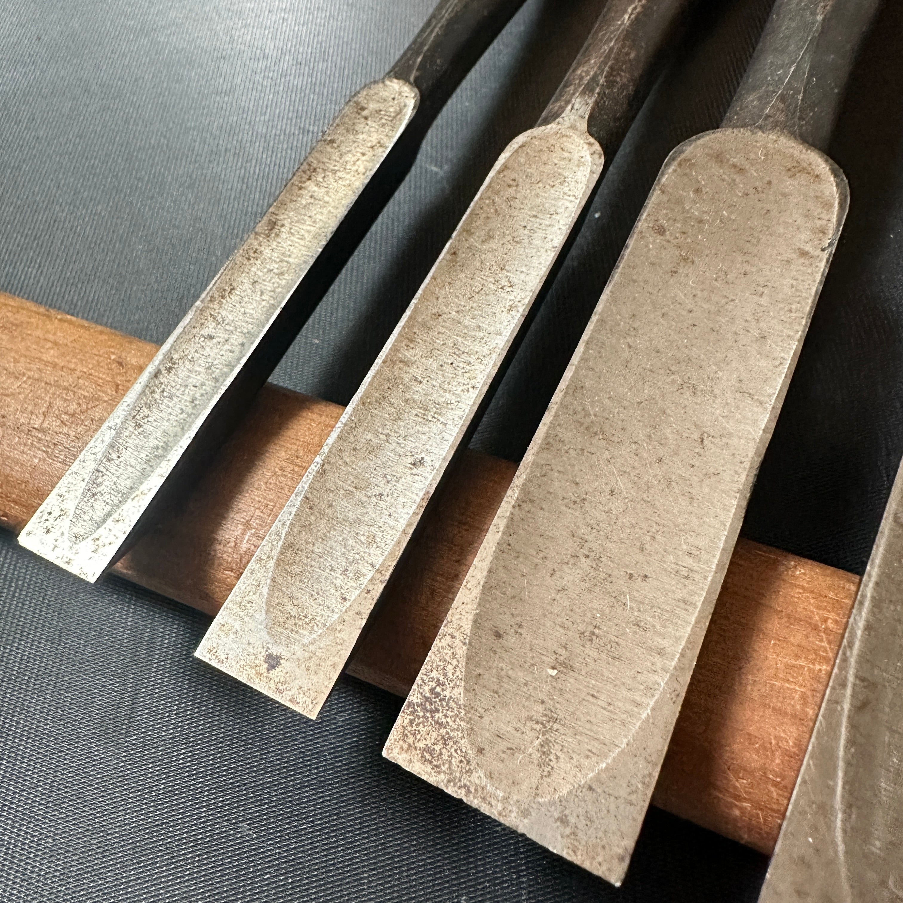 Old stock Hidari Hisasaku 2rd  Timber chisels by Ikegami Takanobu 池上喬庸作 二代目左久作 叩き鑿  Tatakinomi