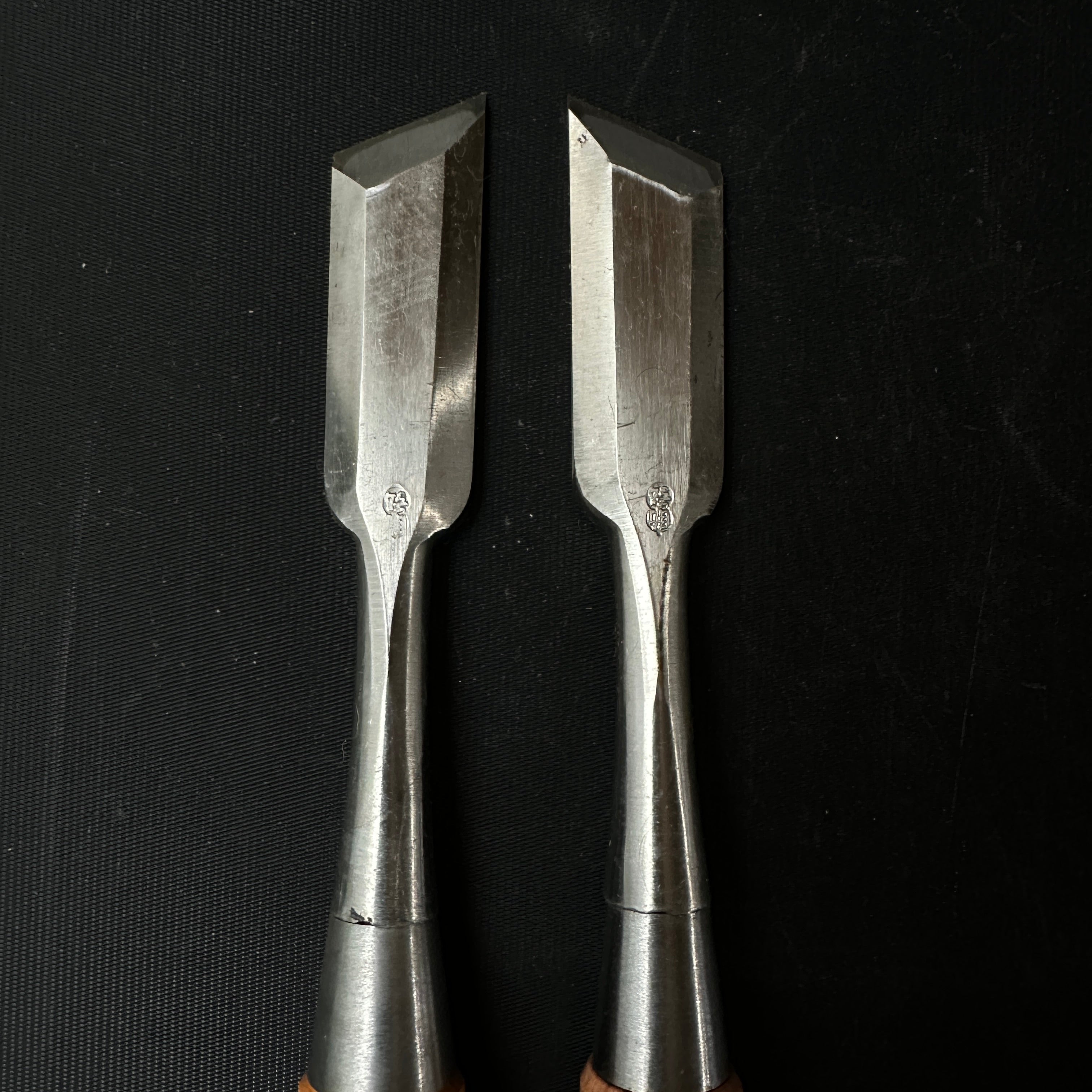 Old stock Sukehiro Bench Oblique chisels Set _____ 助弘 イスカ追入鑿 2本セット 21mm