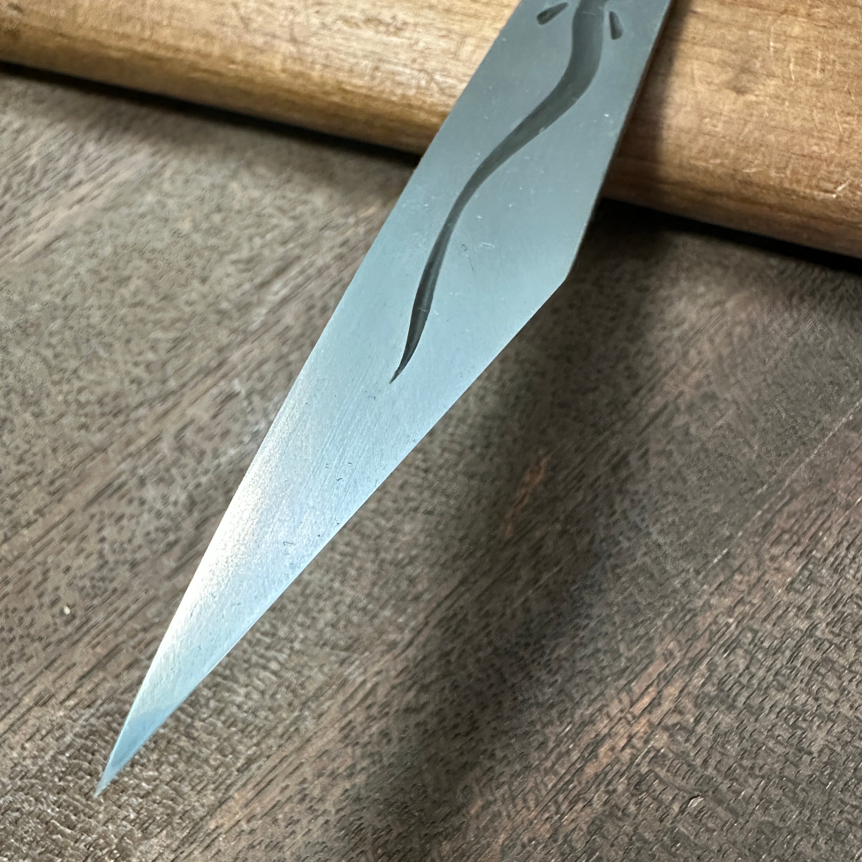 Japanese Eel sculpture Right hand Kiridashi by Sozen Carving  鰻  素全作  切出し小刀 右 15mm