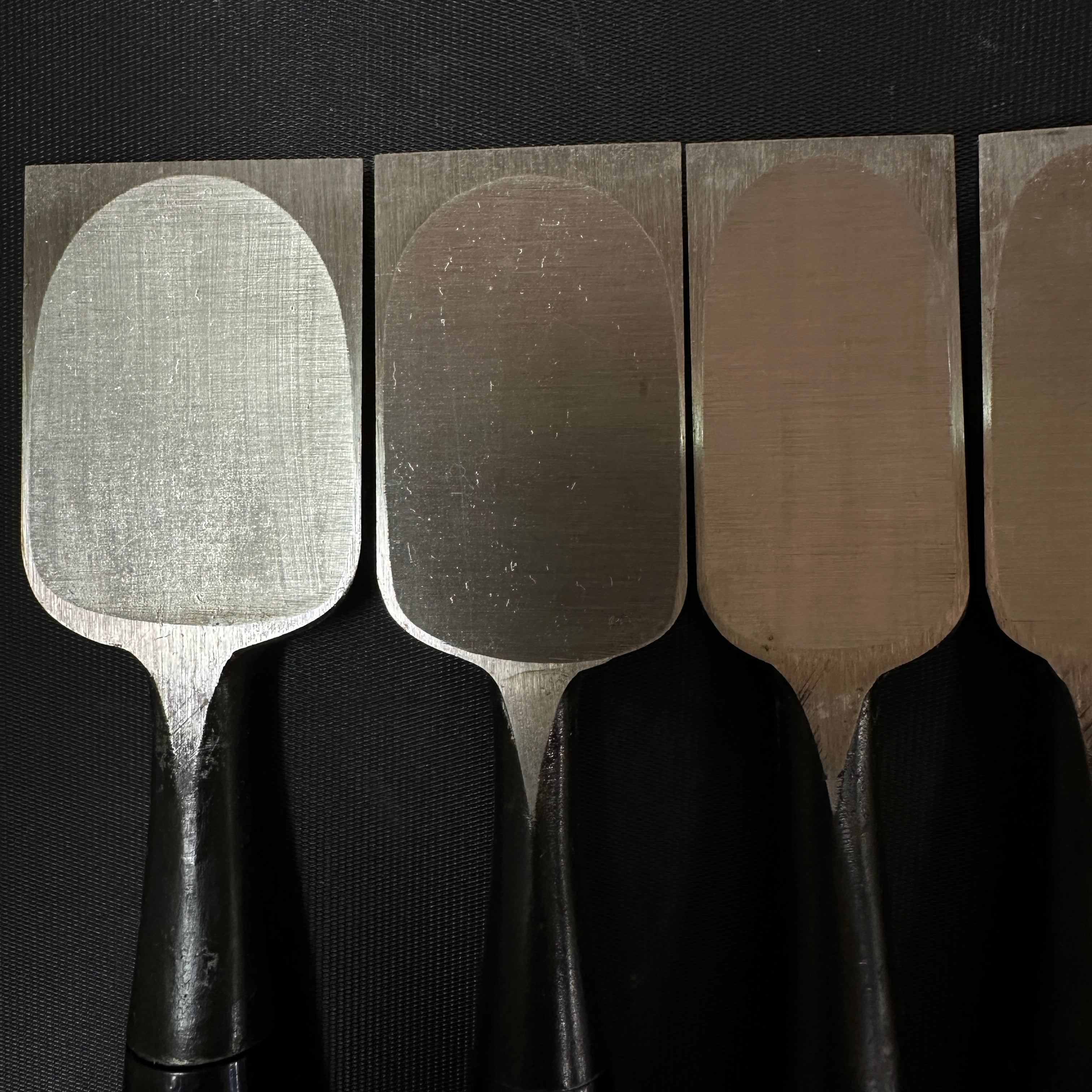 Kitsune Bench chisels set by Isono Nobuo 磯野信夫作 狐 追入組鑿 白樫柄  Oirenomi