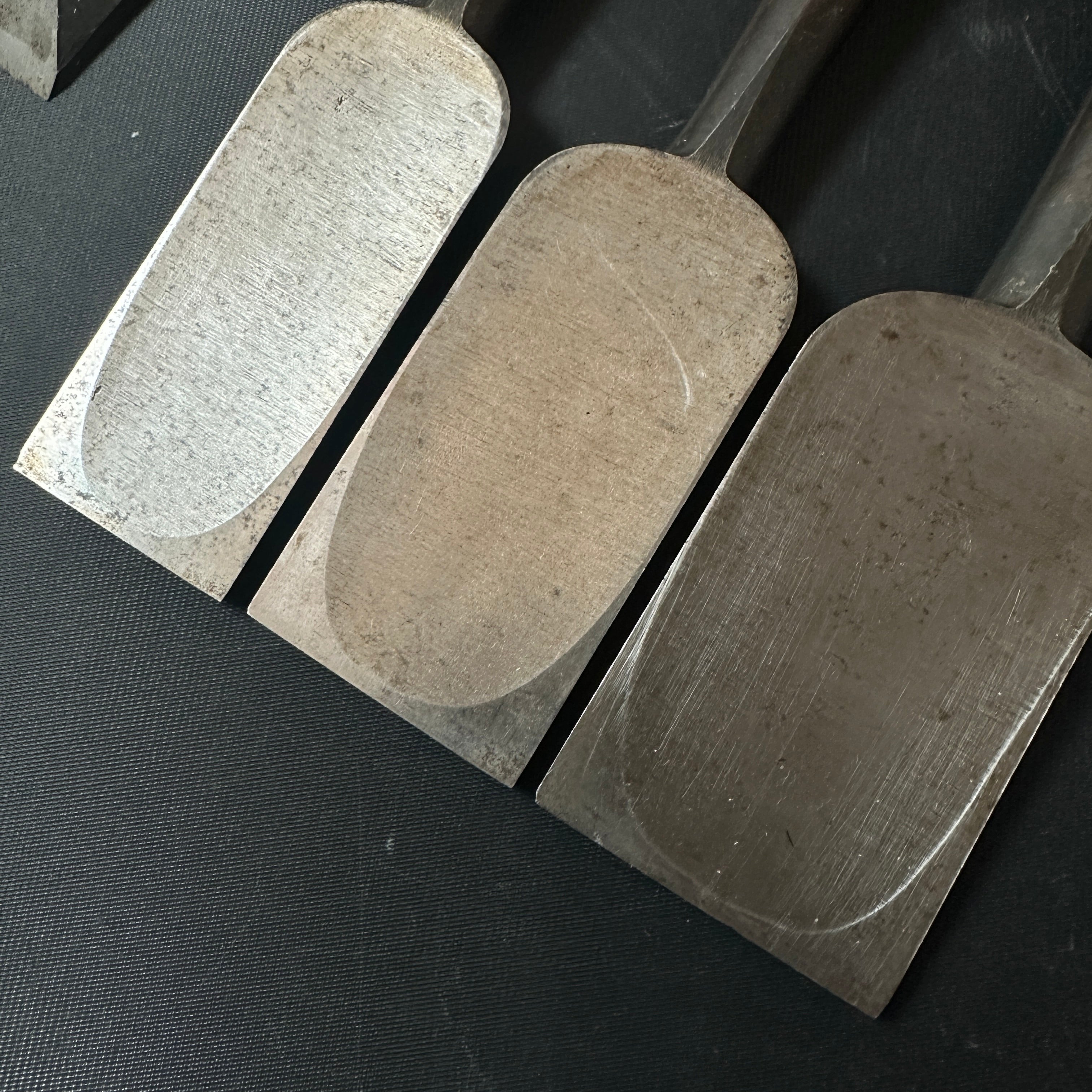 Old stock Hidari Hisasaku 2rd  Timber chisels by Ikegami Takanobu 池上喬庸作 二代目左久作 叩き鑿  Tatakinomi