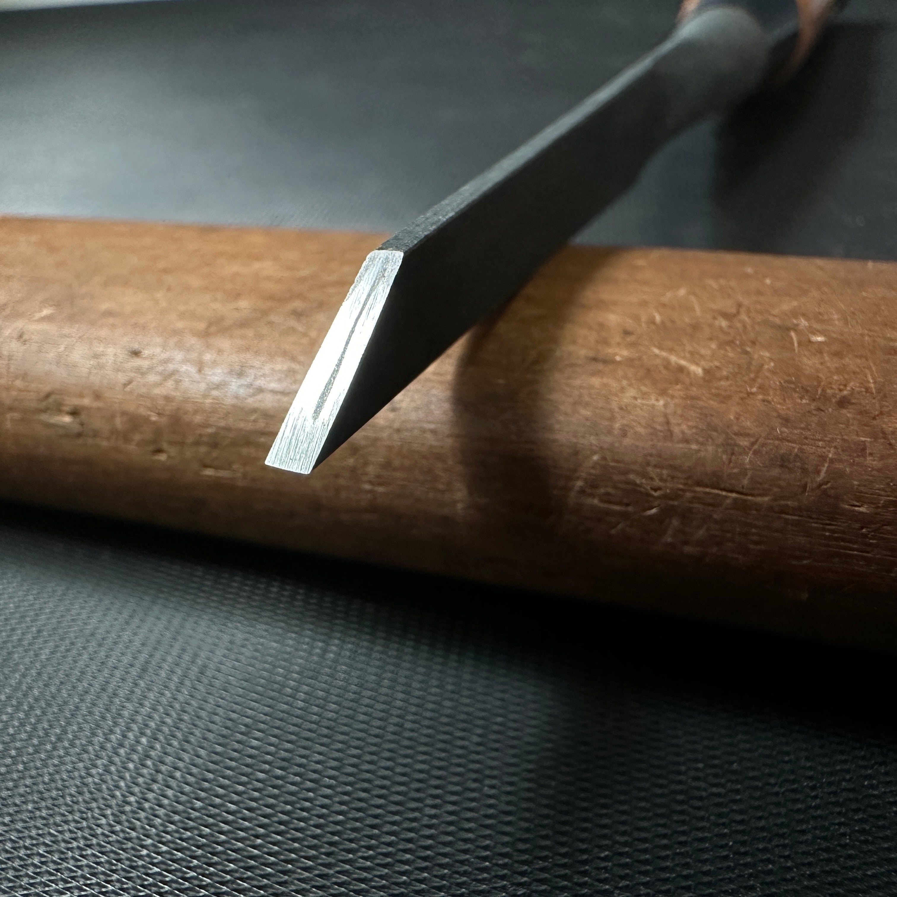 Sukekura Bench chisels 1.5mm with White steel   /    助倉 追入鑿 白紙鋼 5厘  Oirenomi