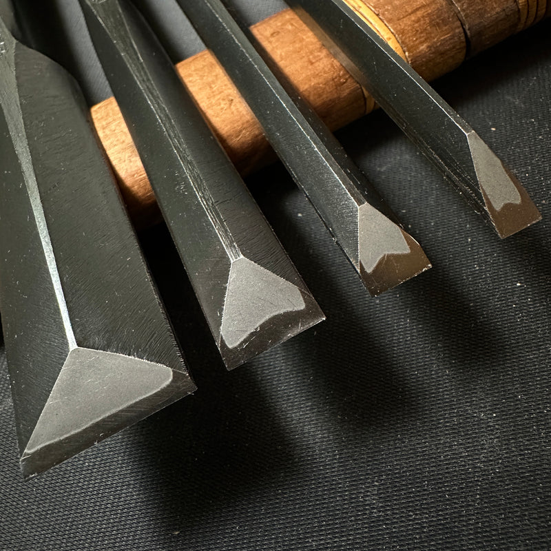 Old stock Tasai Dovetail Paring chisels (Usunomi) with blue steel  掘出し物 田斎作 鎬薄鑿