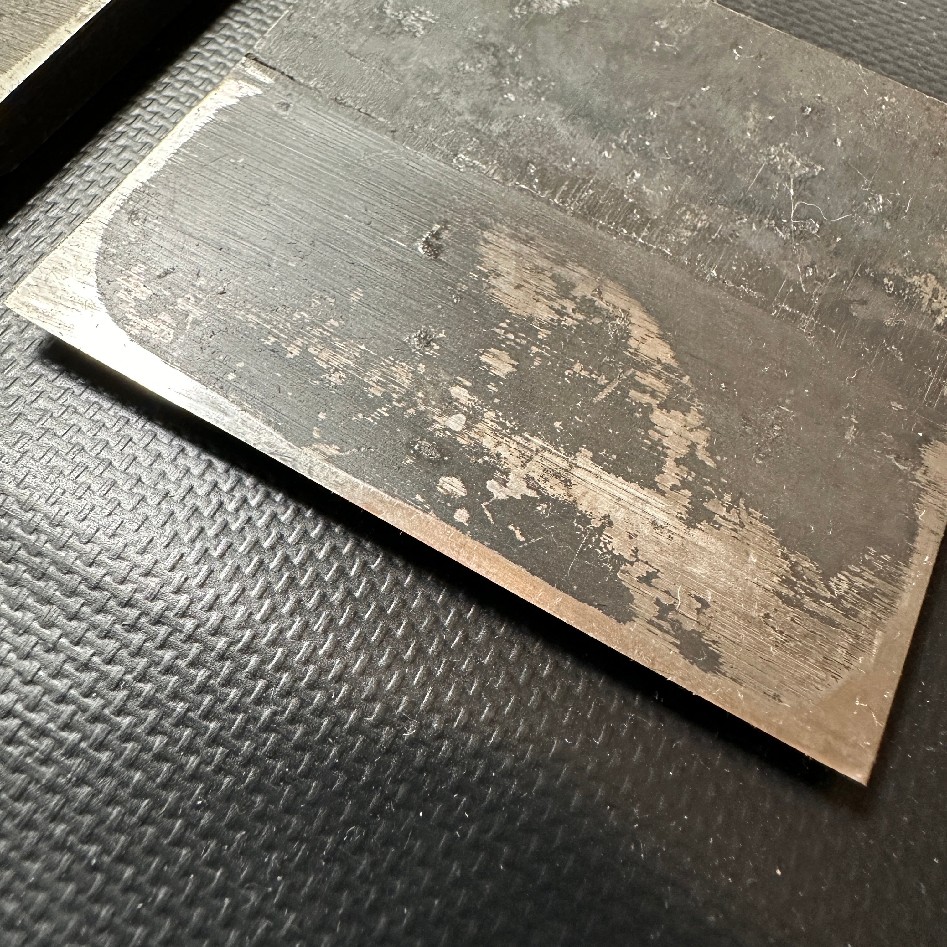 Old stock Chiyoduru Unju Smoothing Plane blade (Kanna) by Tanaka shougo 掘出し物 千代鶴運寿 田中昭吾作 仕上げ鉋刃 70mm