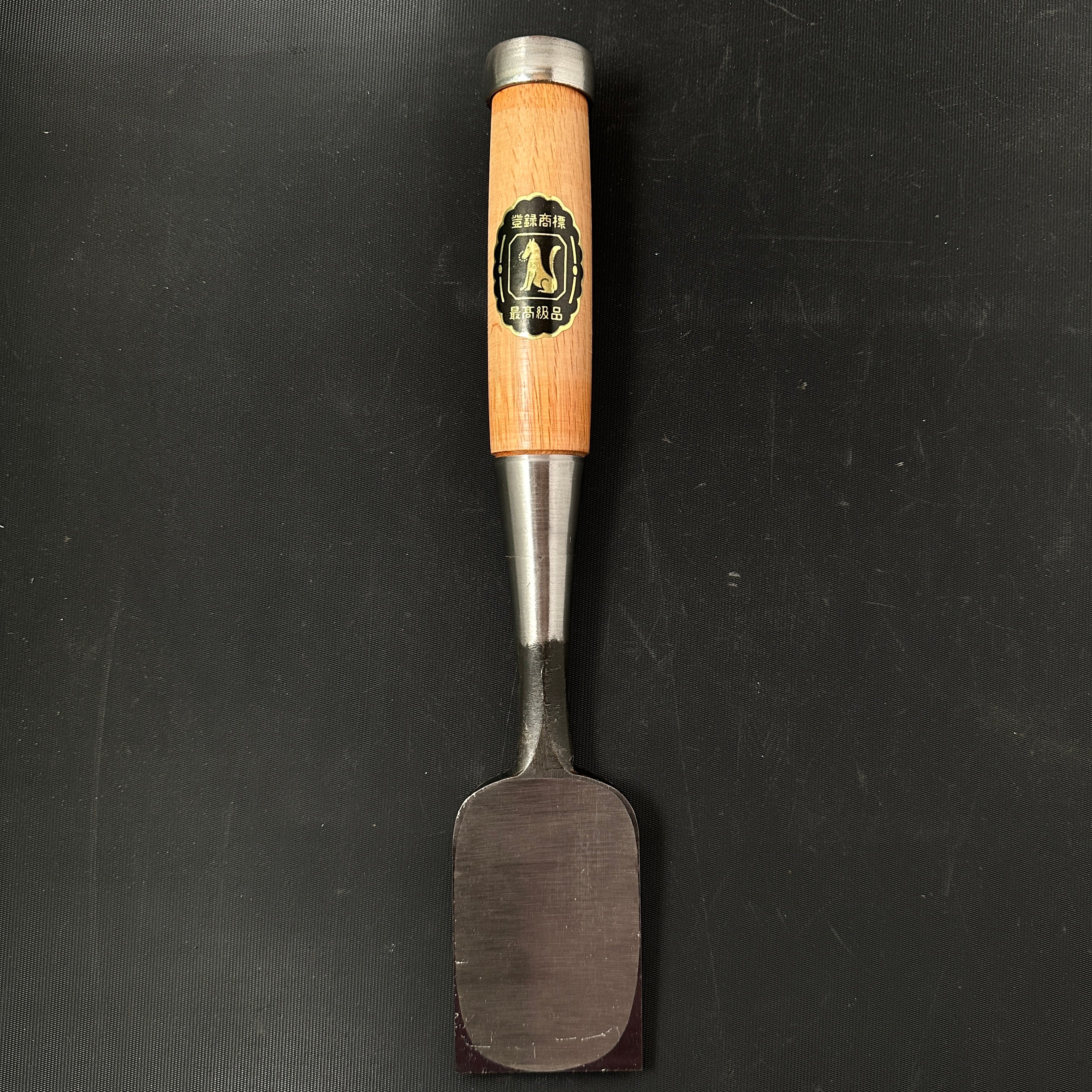 狐 叩鑿 赤樫柄  磯野信夫作    Old stock Kitsune Timber chisels with white steel by Isono Nobuo