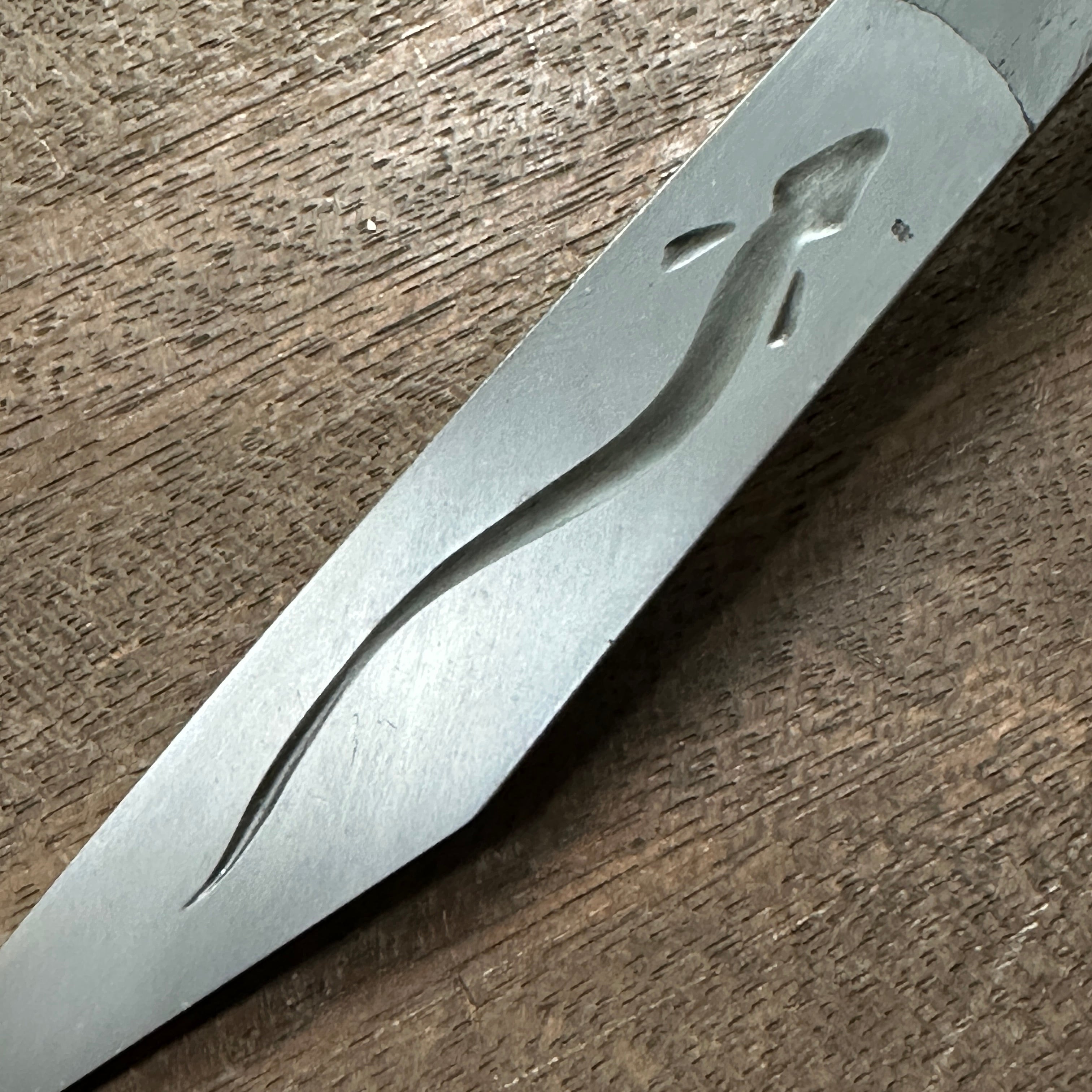 Japanese Eel sculpture Right hand Kiridashi by Sozen Carving  鰻  素全作  切出し小刀 右 15mm
